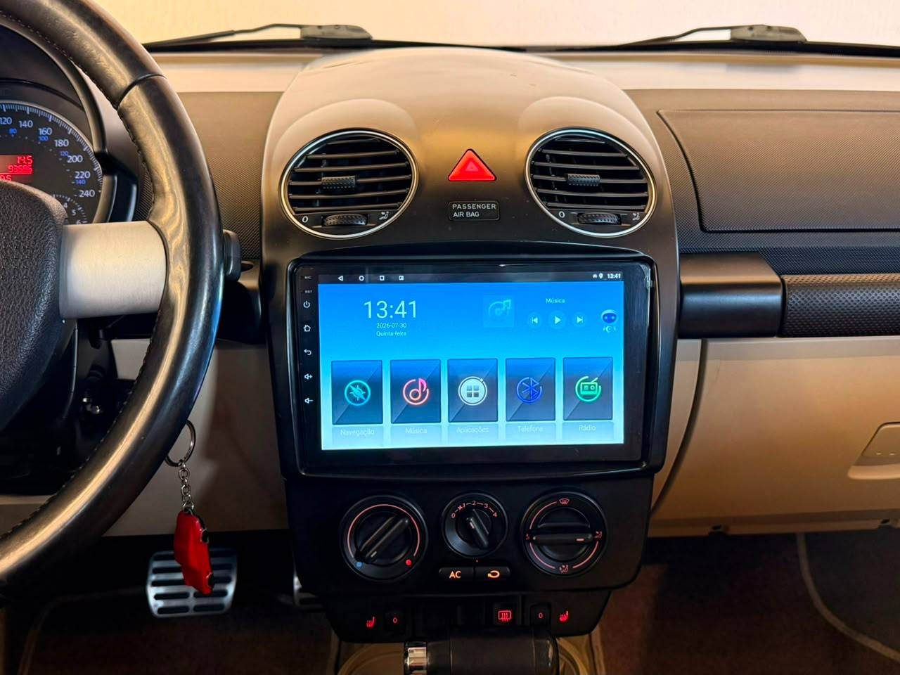 VOLKSWAGEN NEW BEETLE