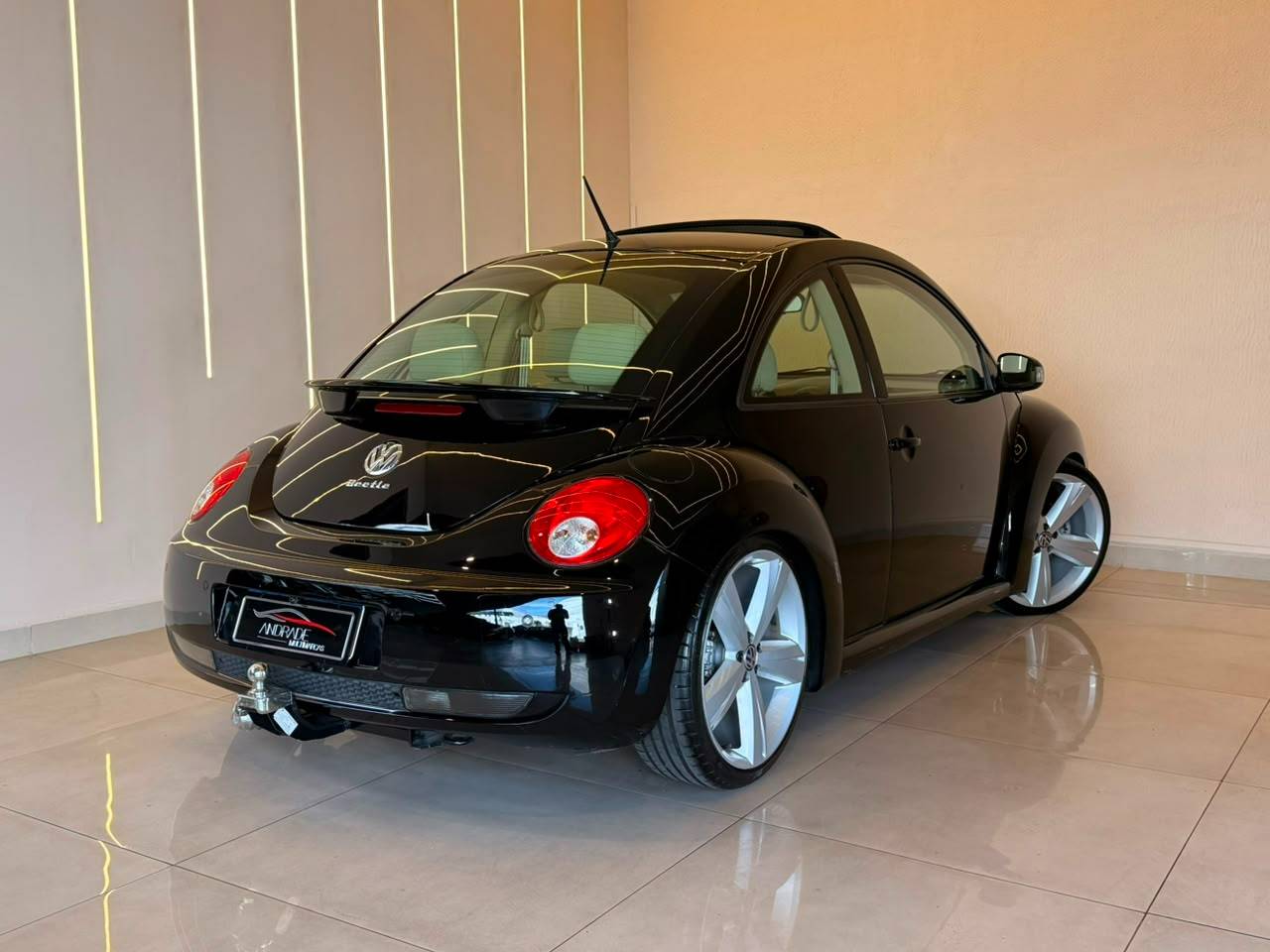 VOLKSWAGEN NEW BEETLE