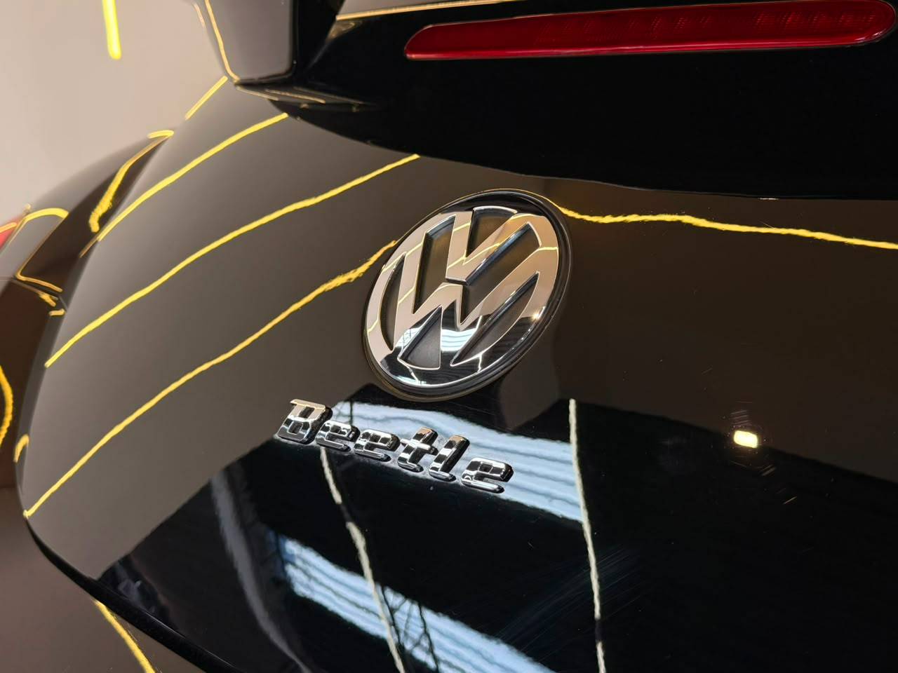 VOLKSWAGEN NEW BEETLE