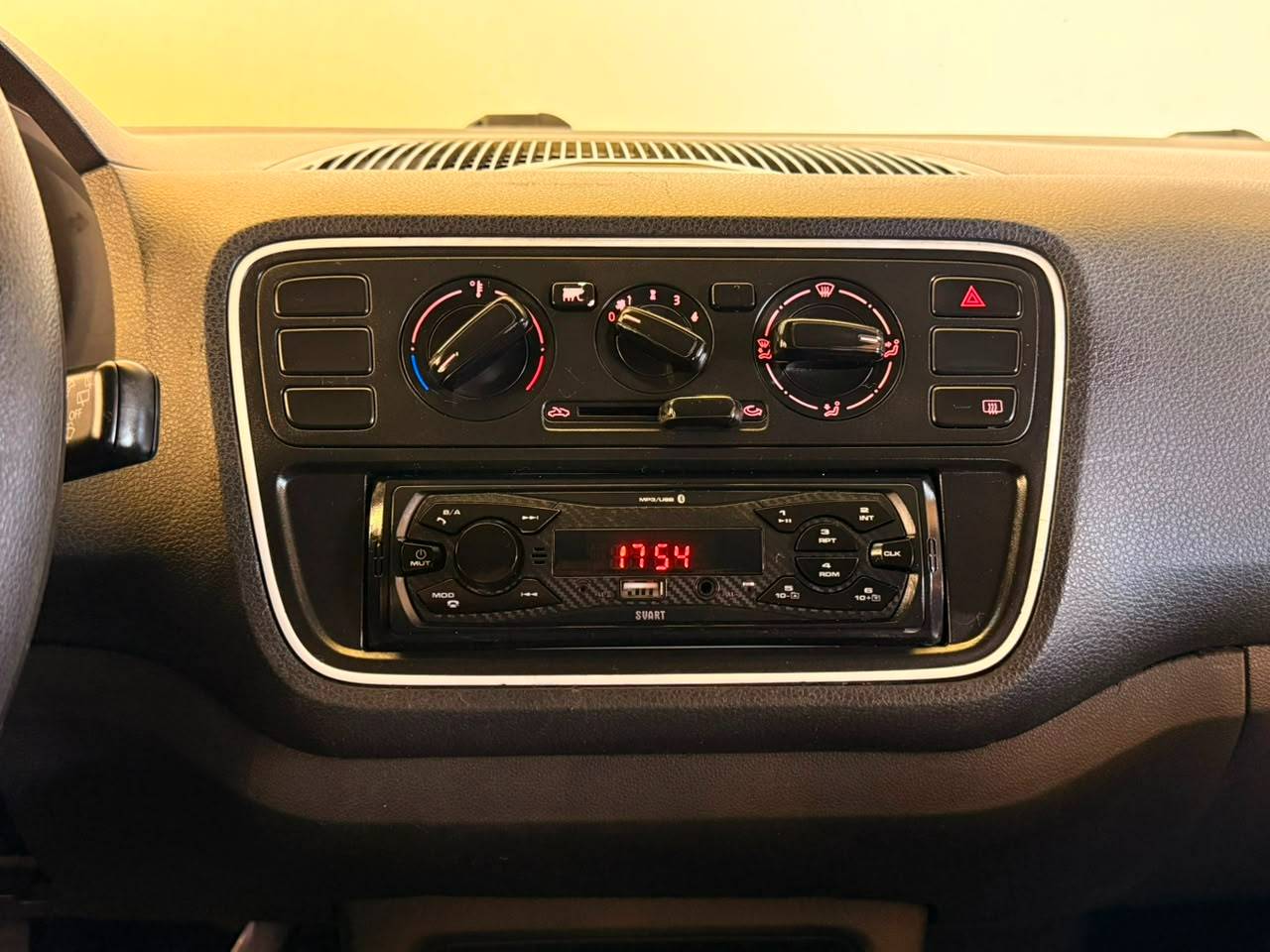 VOLKSWAGEN UP