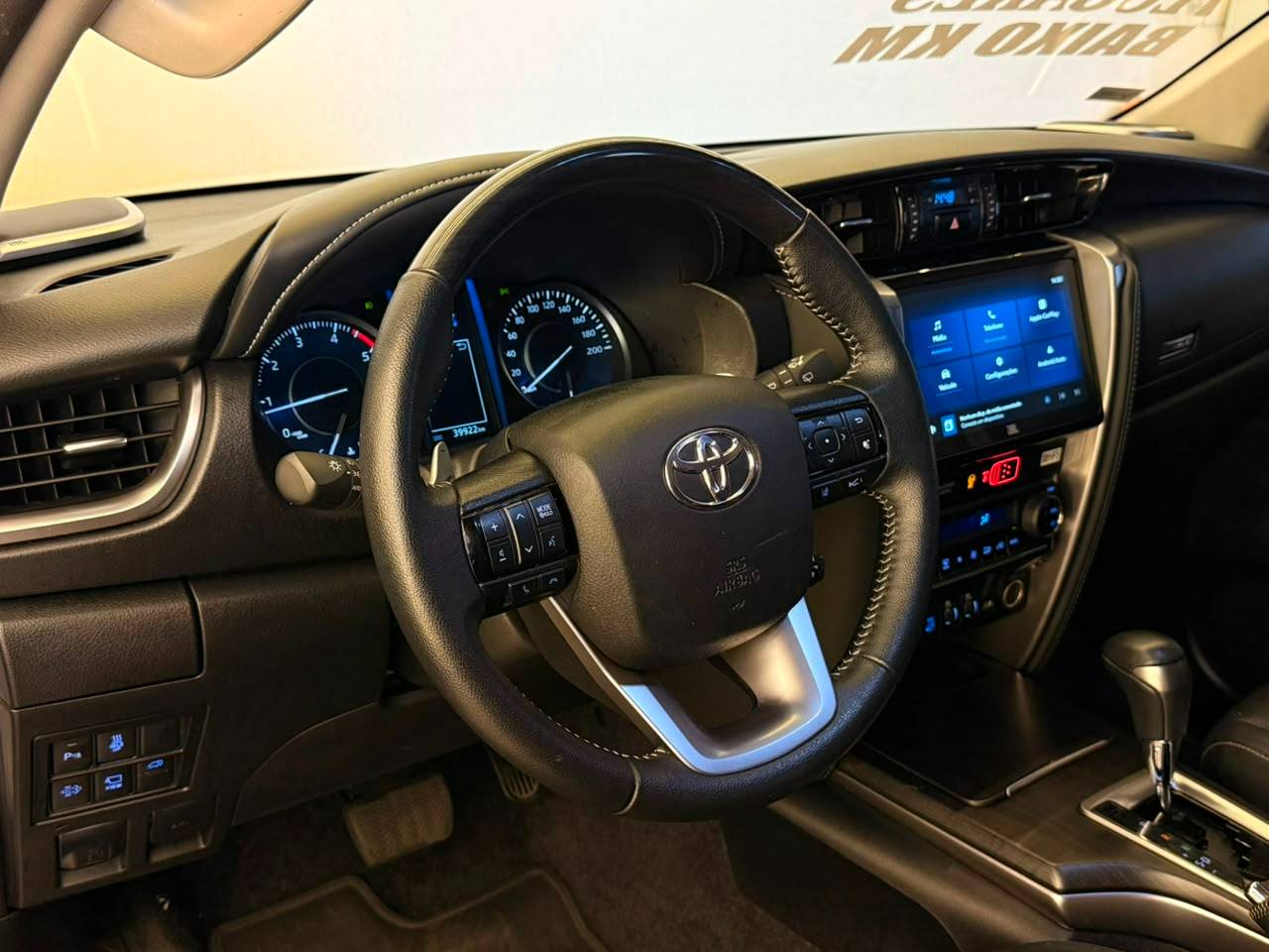 TOYOTA HILUX SW4