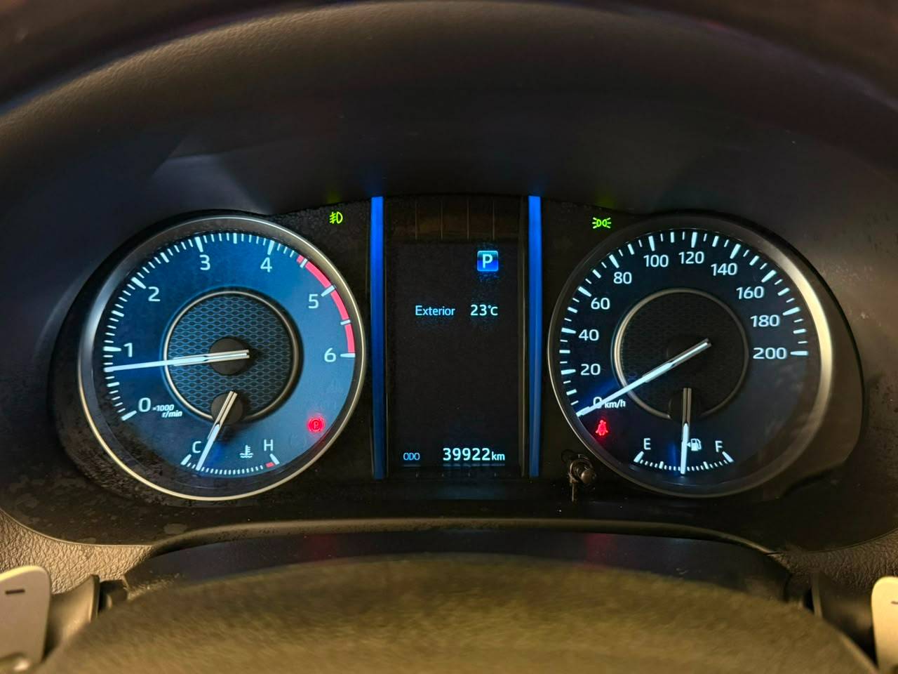 TOYOTA HILUX SW4