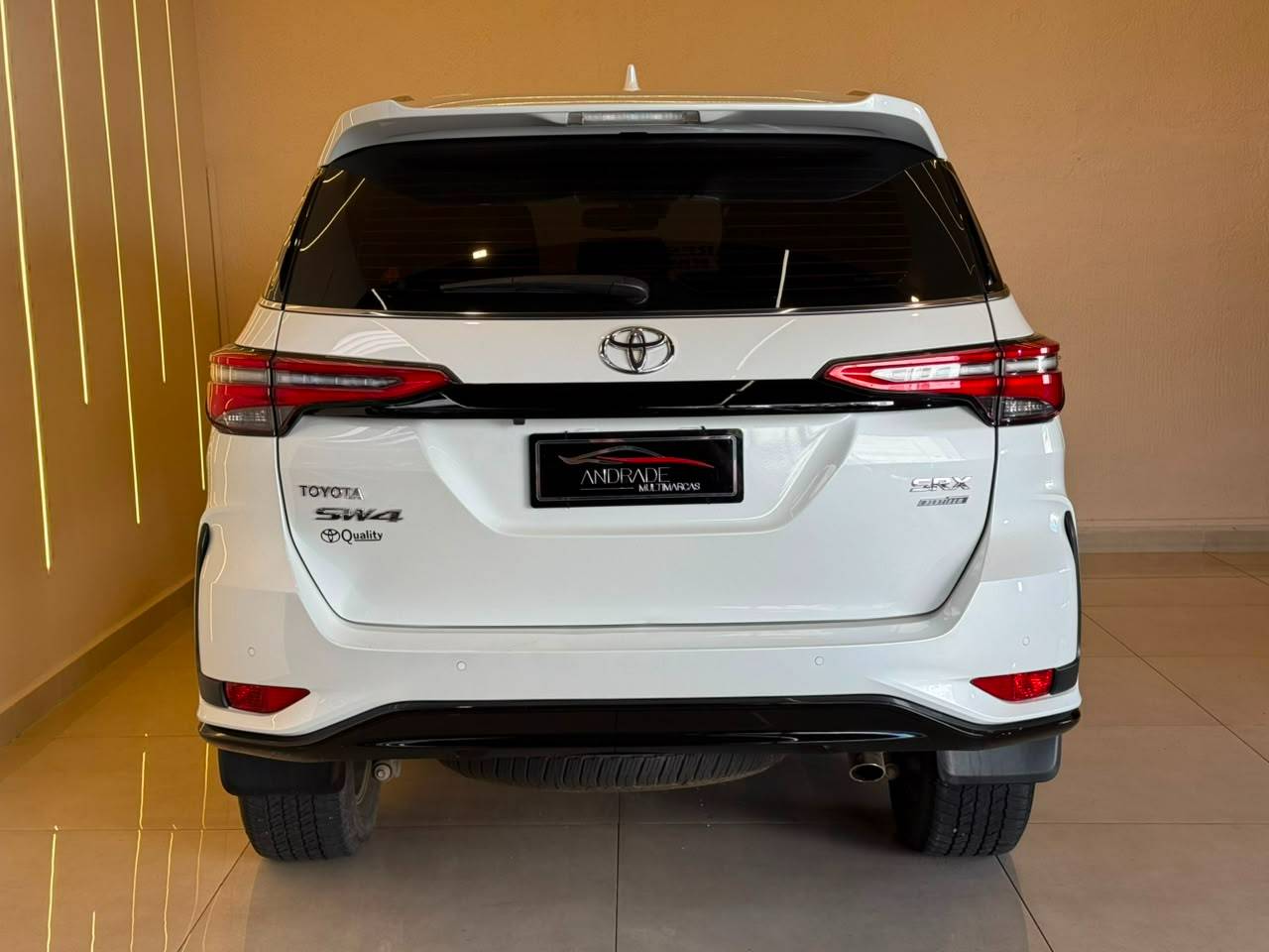 TOYOTA HILUX SW4