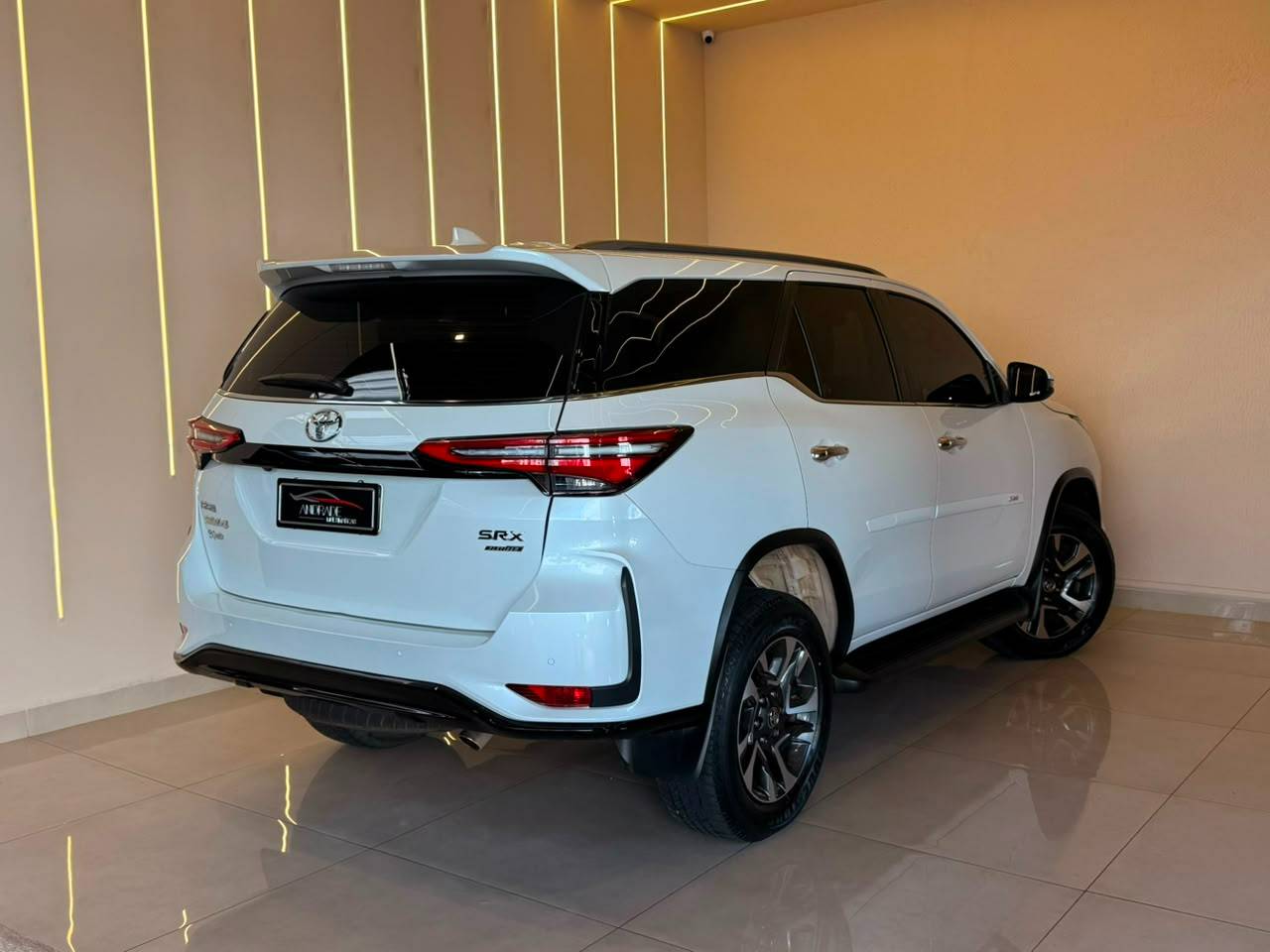 TOYOTA HILUX SW4