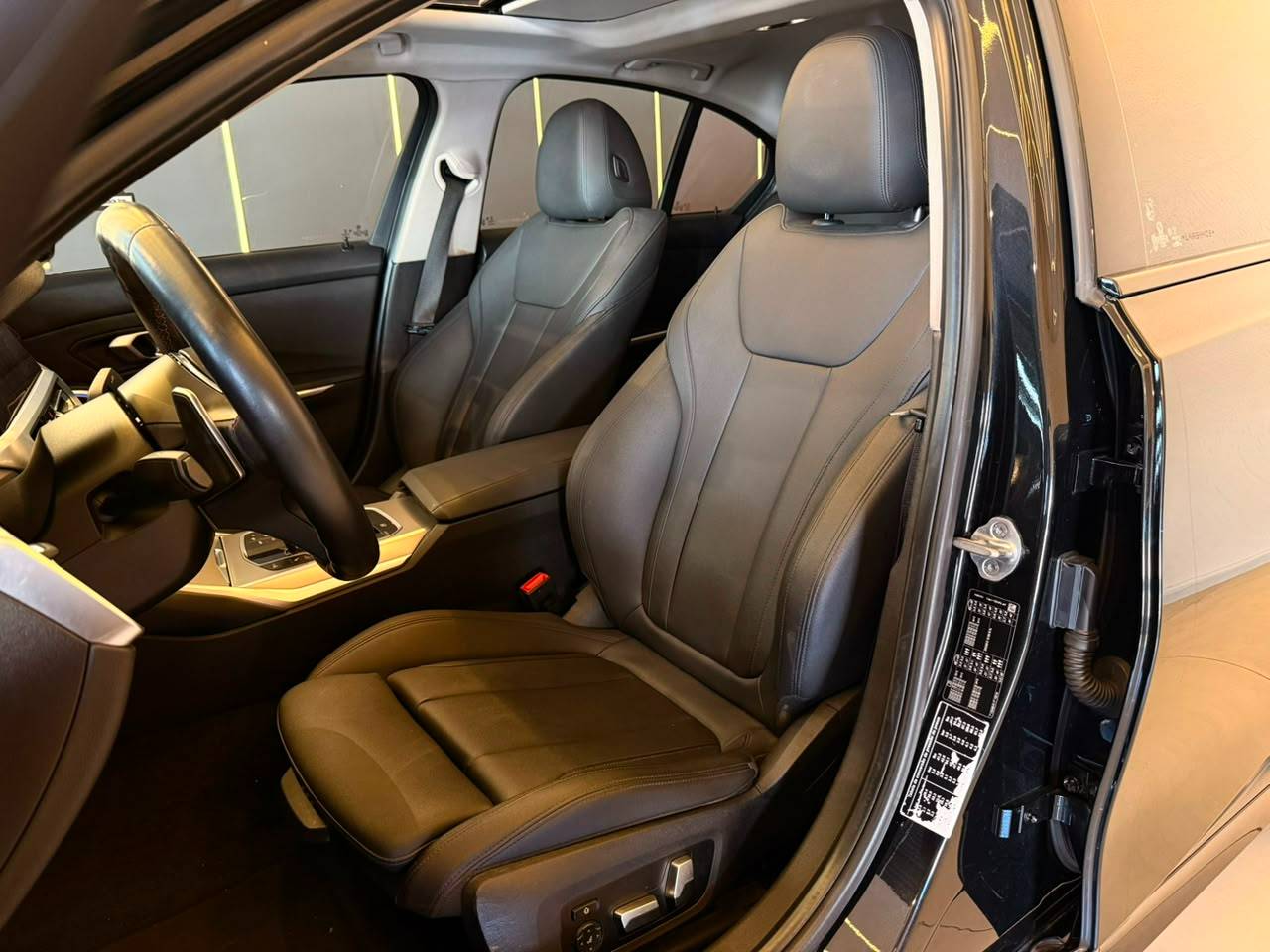 BMW 320i
