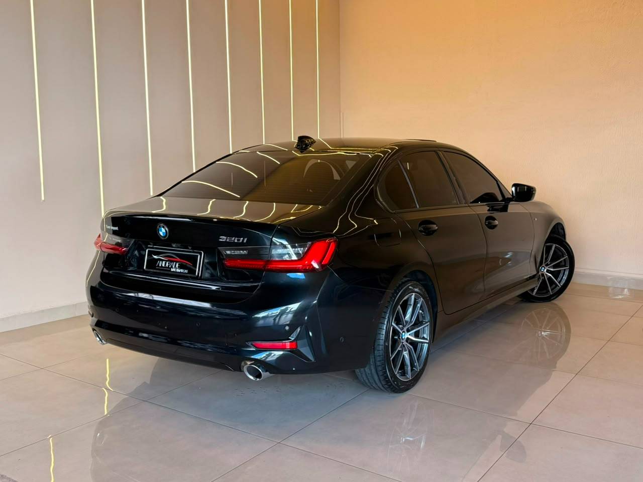 BMW 320i