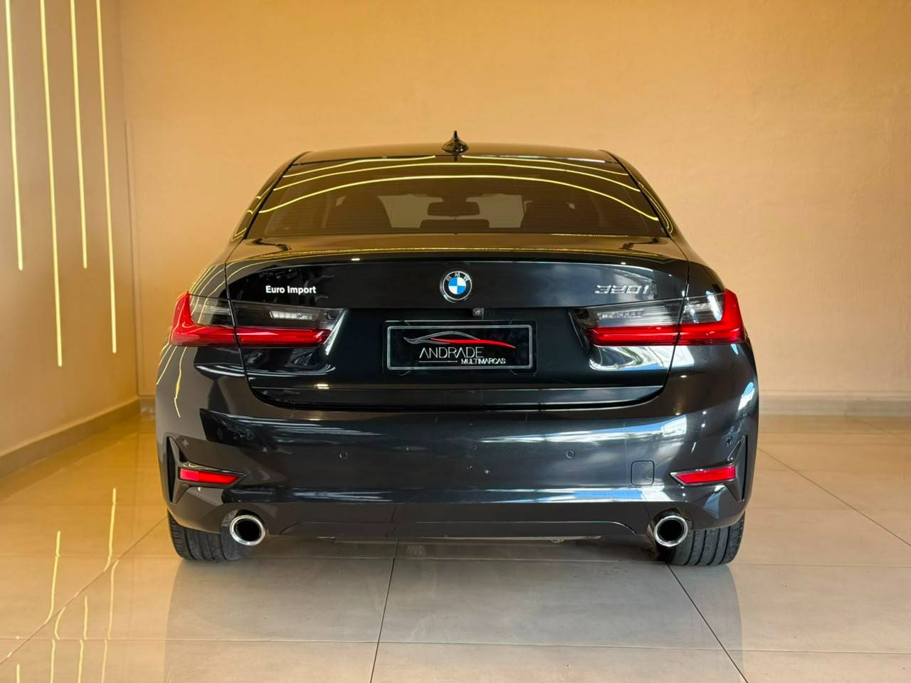 BMW 320i