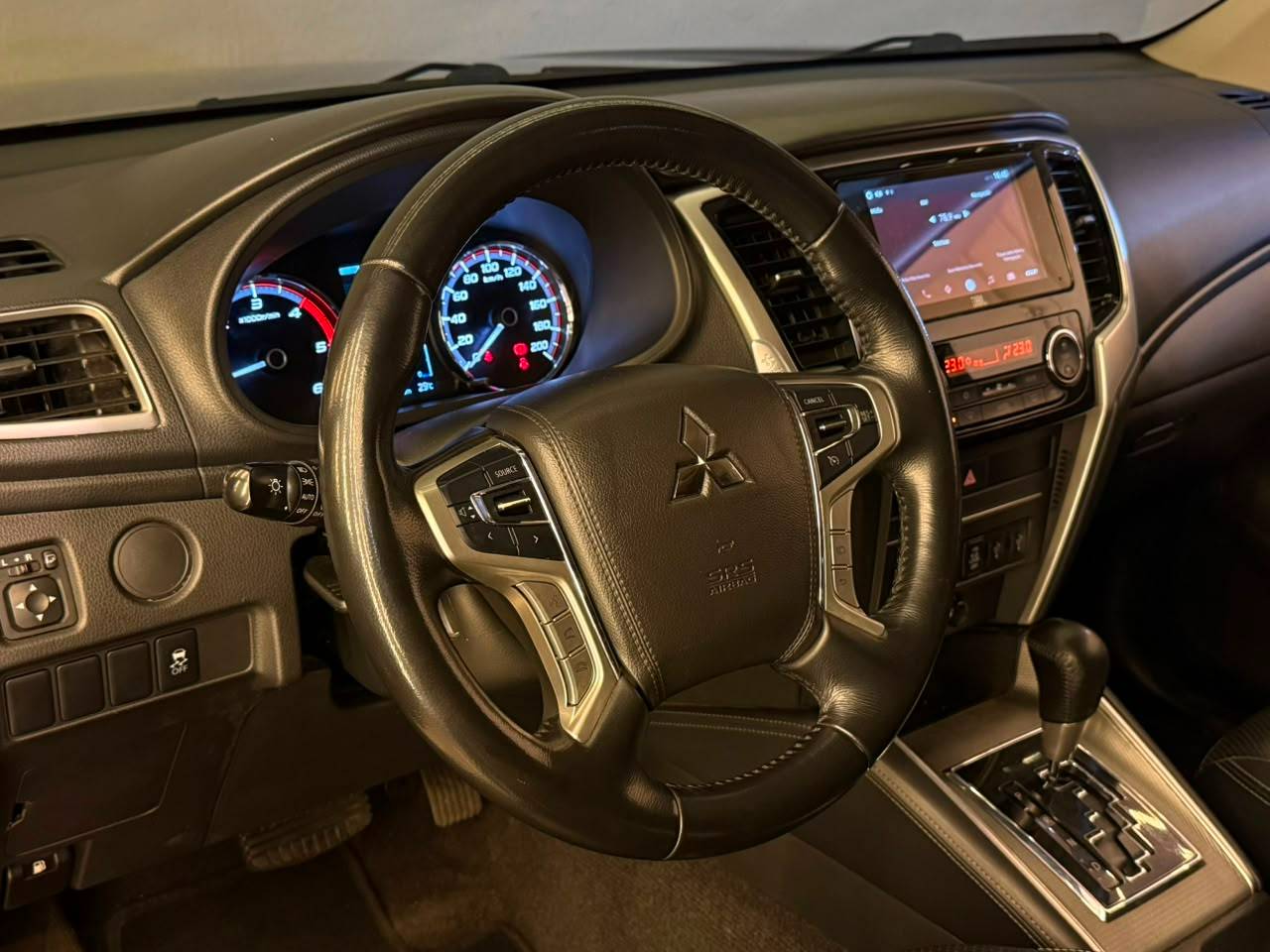 MITSUBISHI L200 TRITON