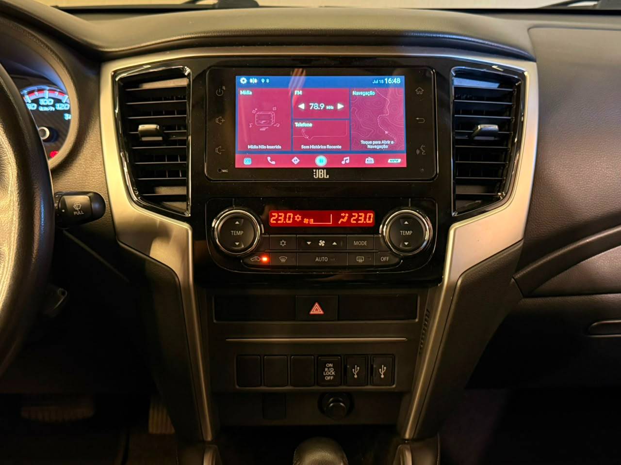 MITSUBISHI L200 TRITON