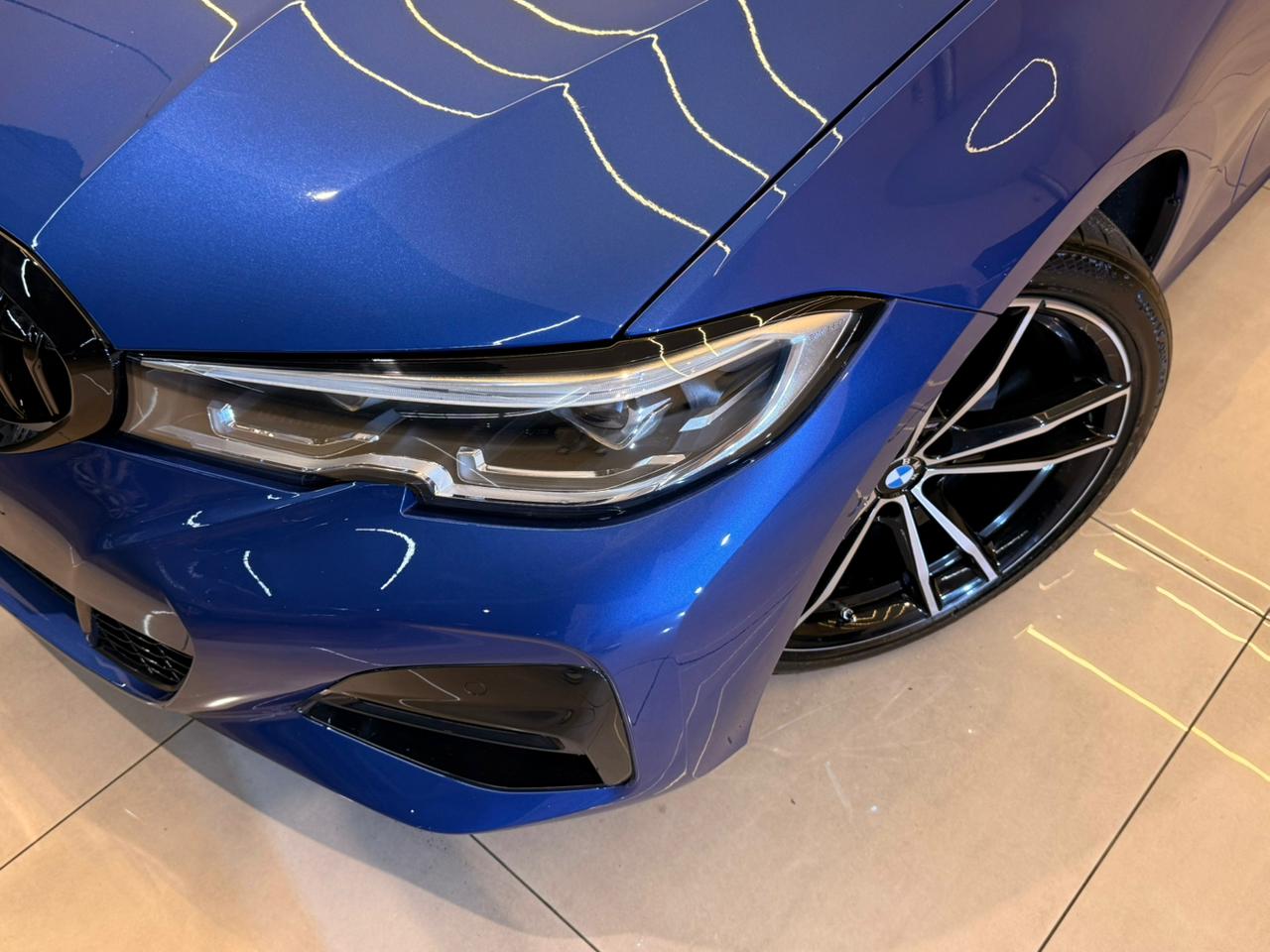 BMW 320i