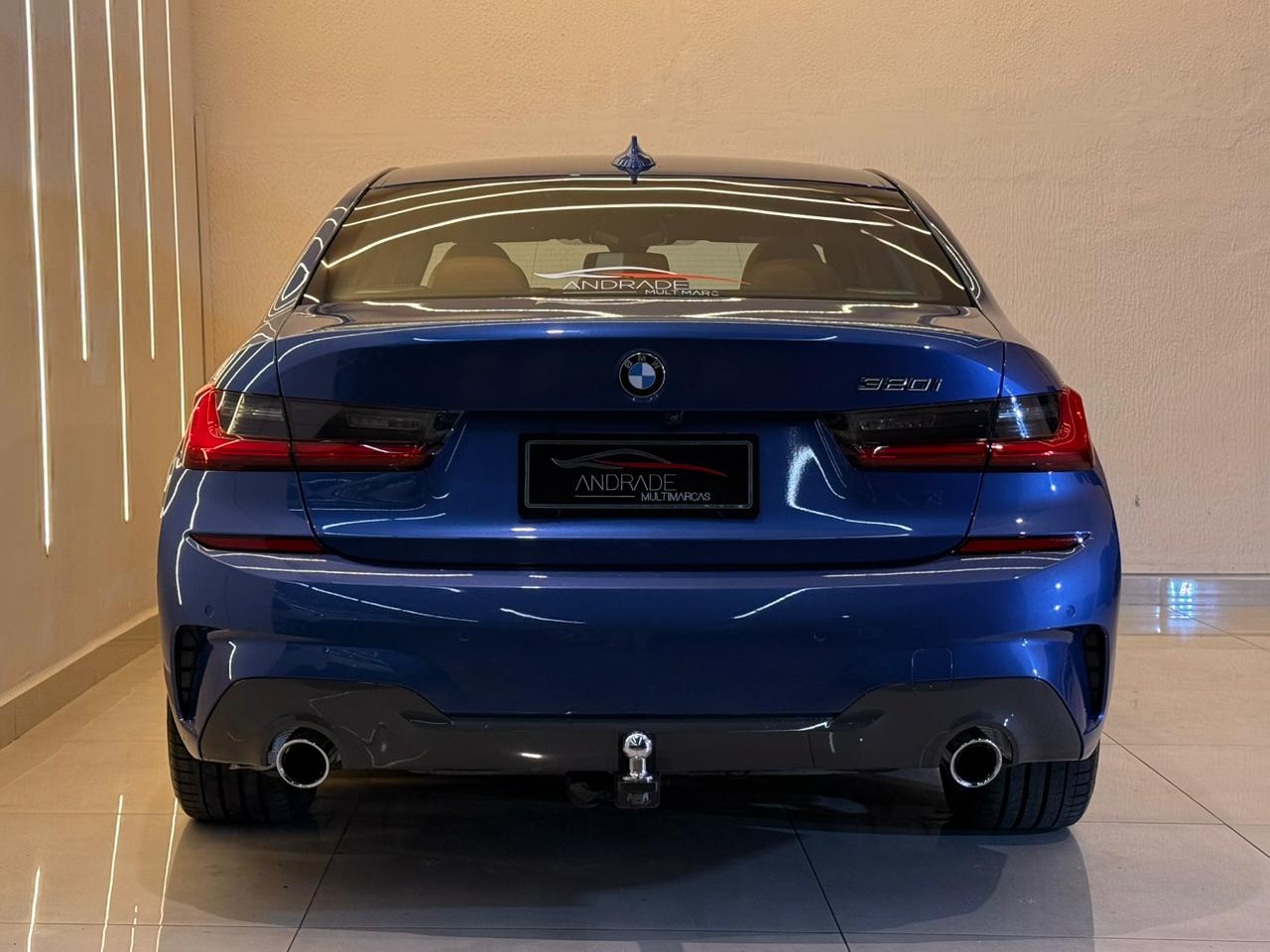 BMW 320i