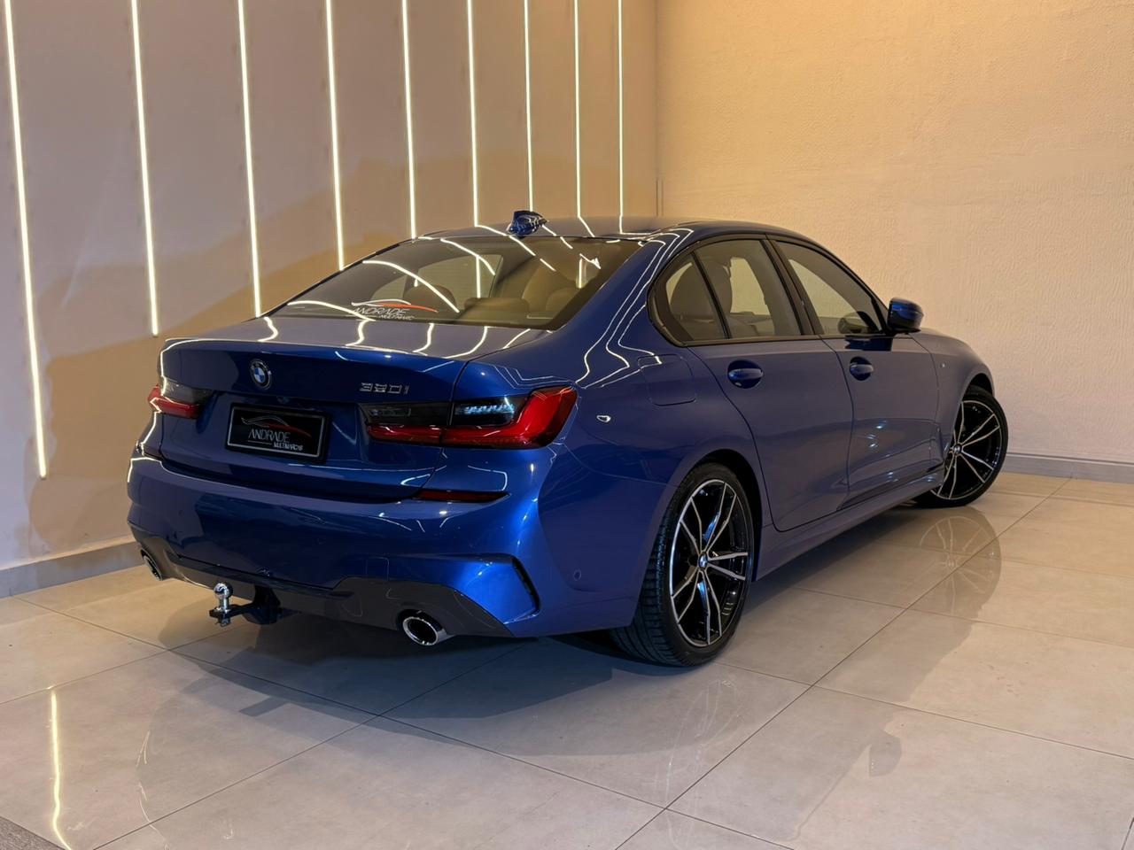 BMW 320i