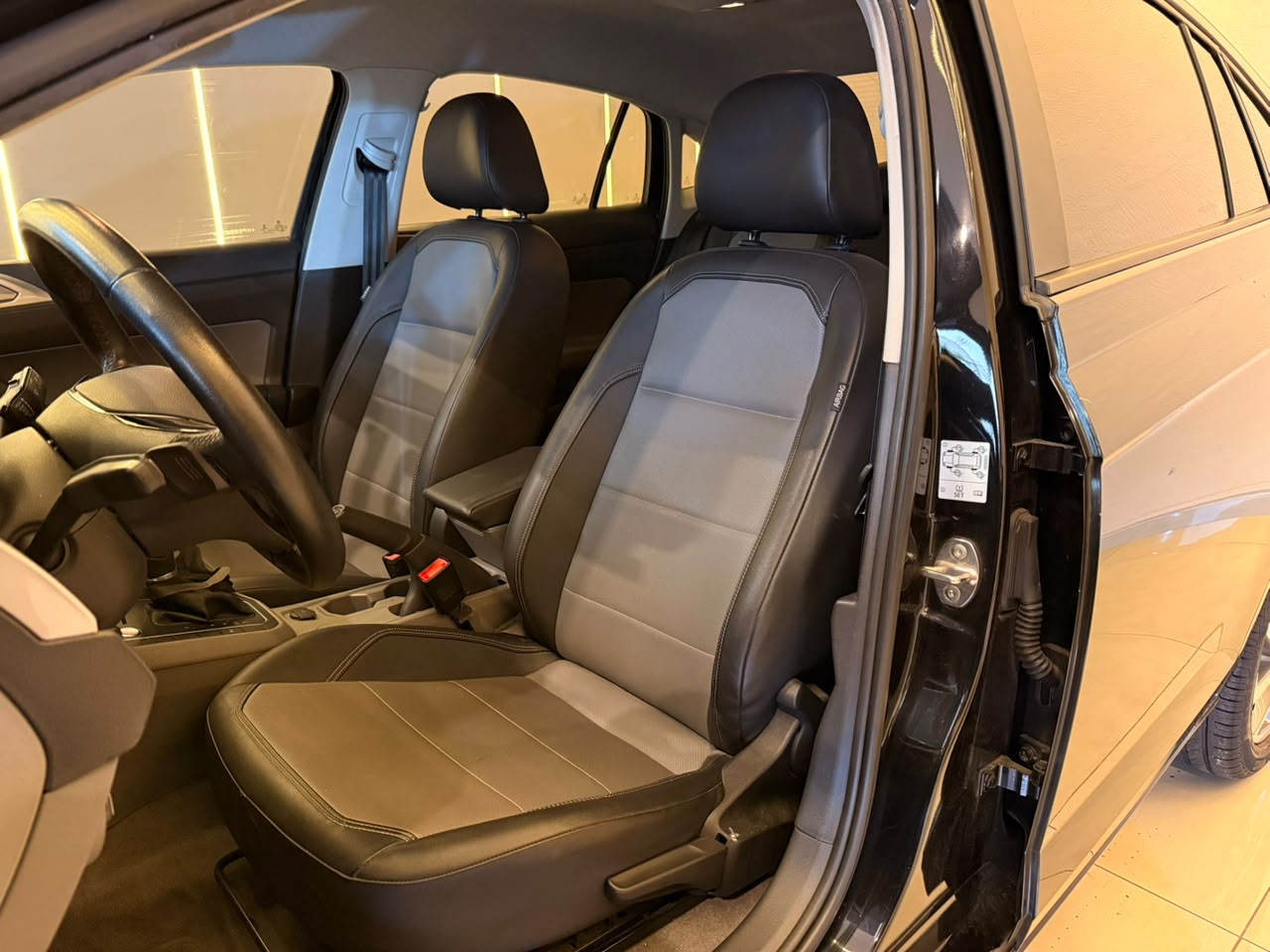 VOLKSWAGEN VIRTUS