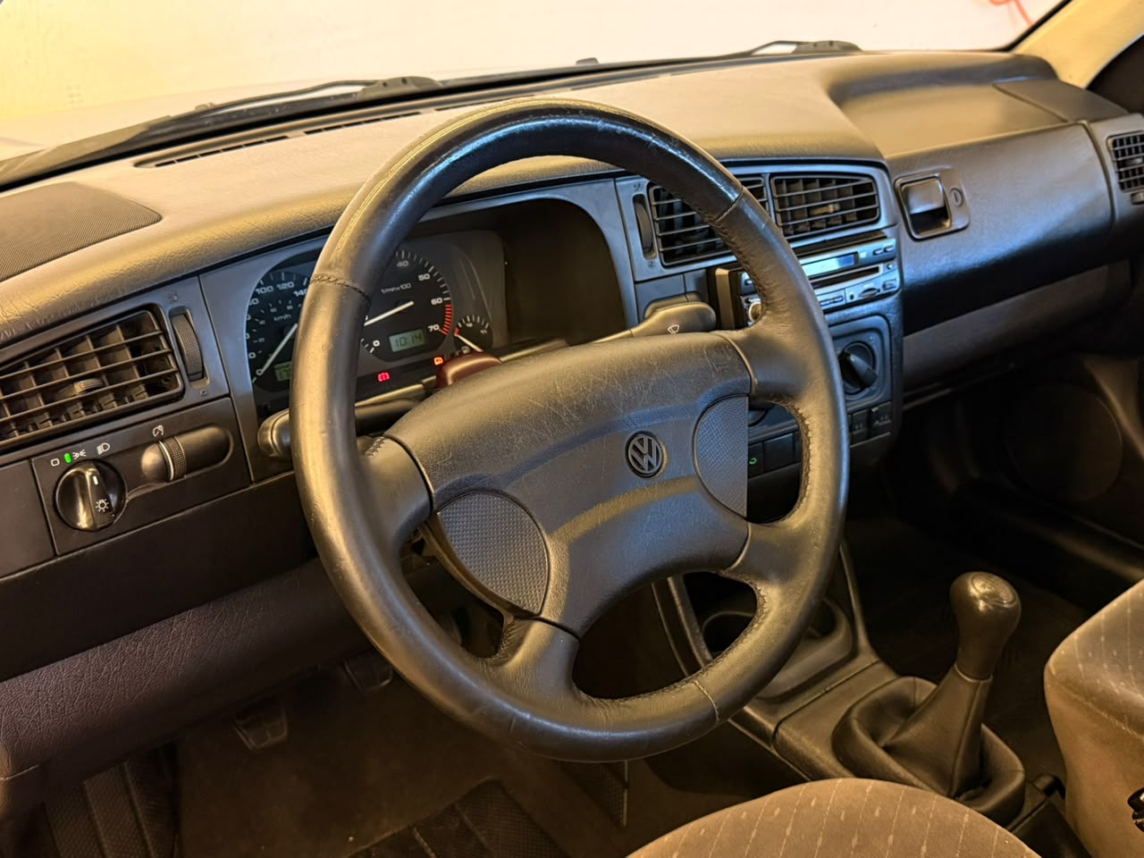 VOLKSWAGEN GOLF