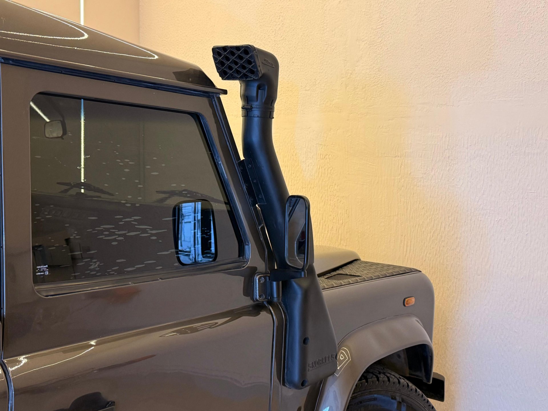 LAND ROVER DEFENDER