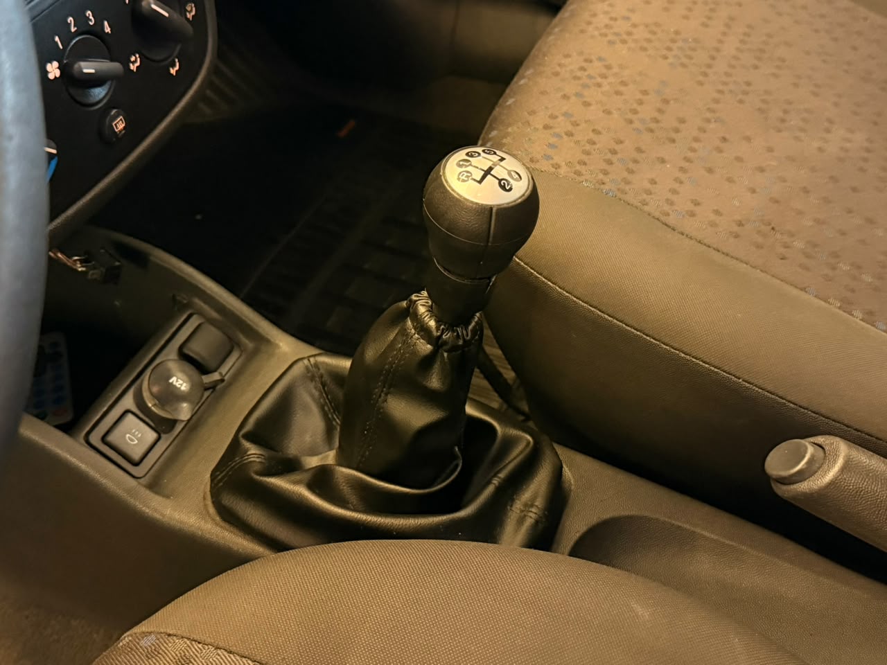 CHEVROLET CORSA