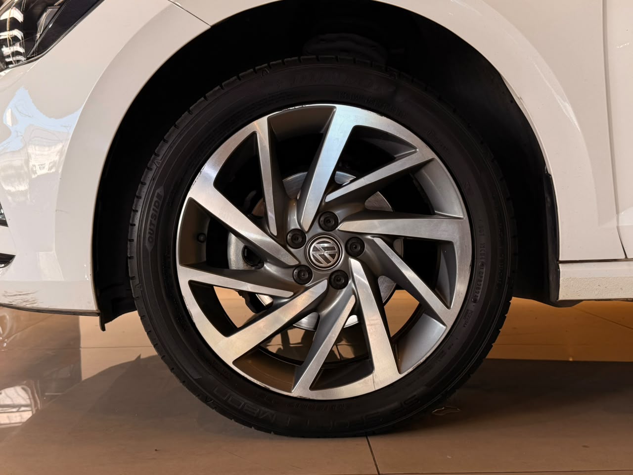 VOLKSWAGEN VIRTUS