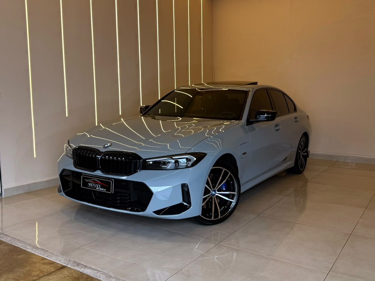 BMW 330e
