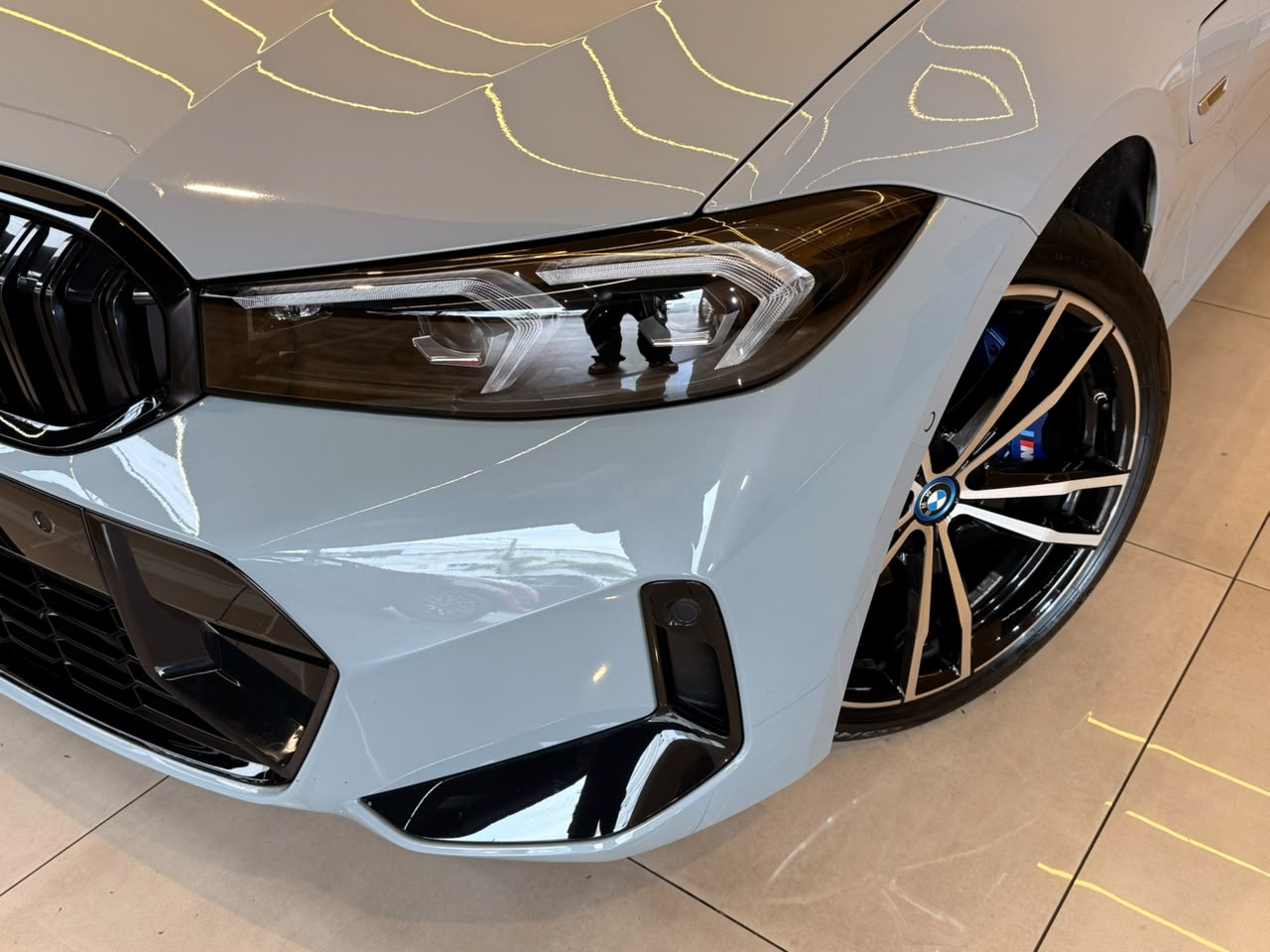 BMW 330e