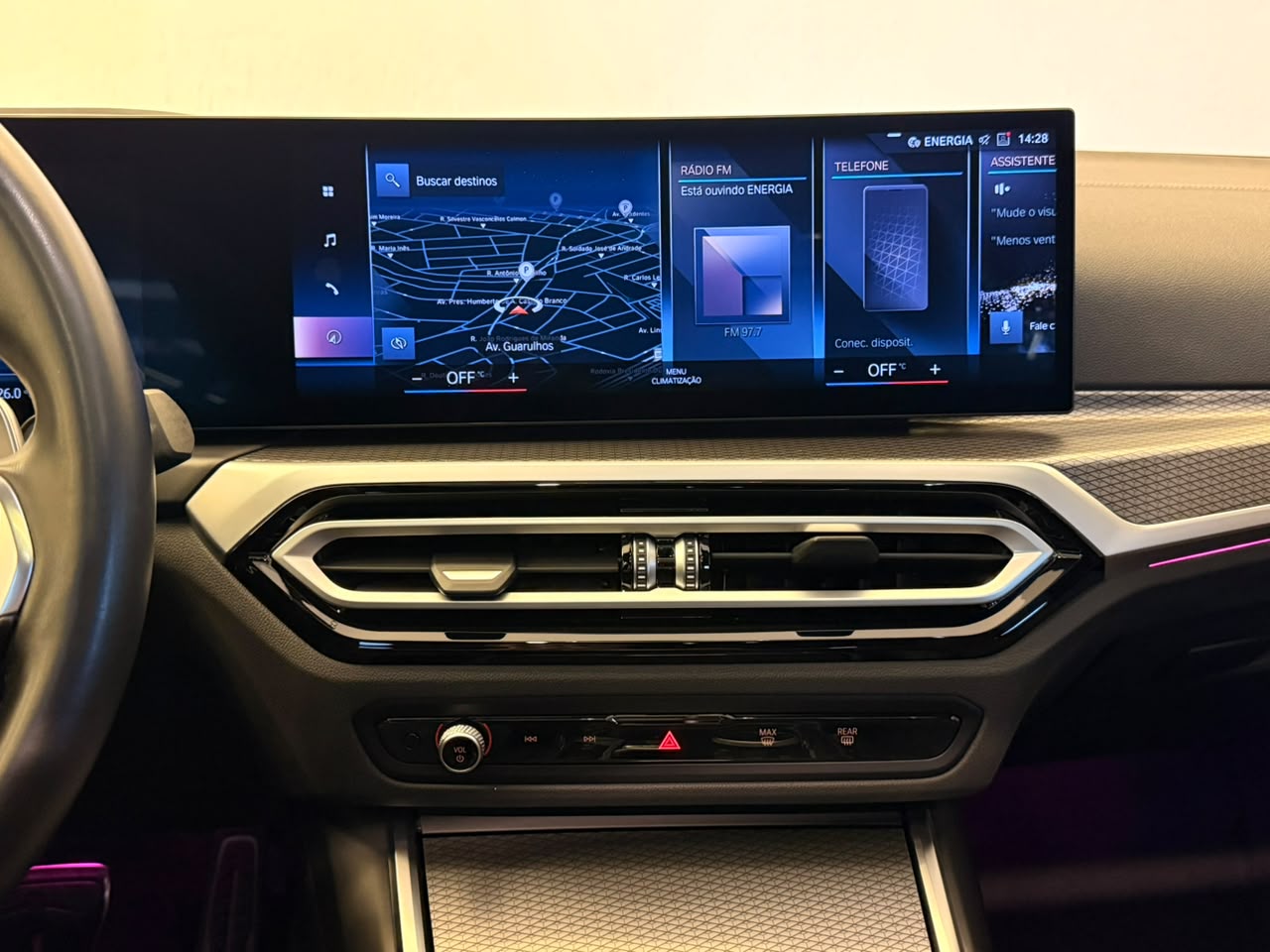 BMW 330e
