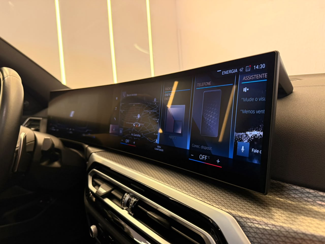 BMW 330e