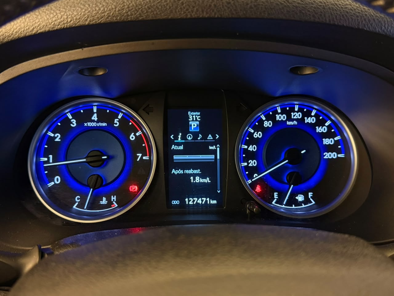 TOYOTA HILUX