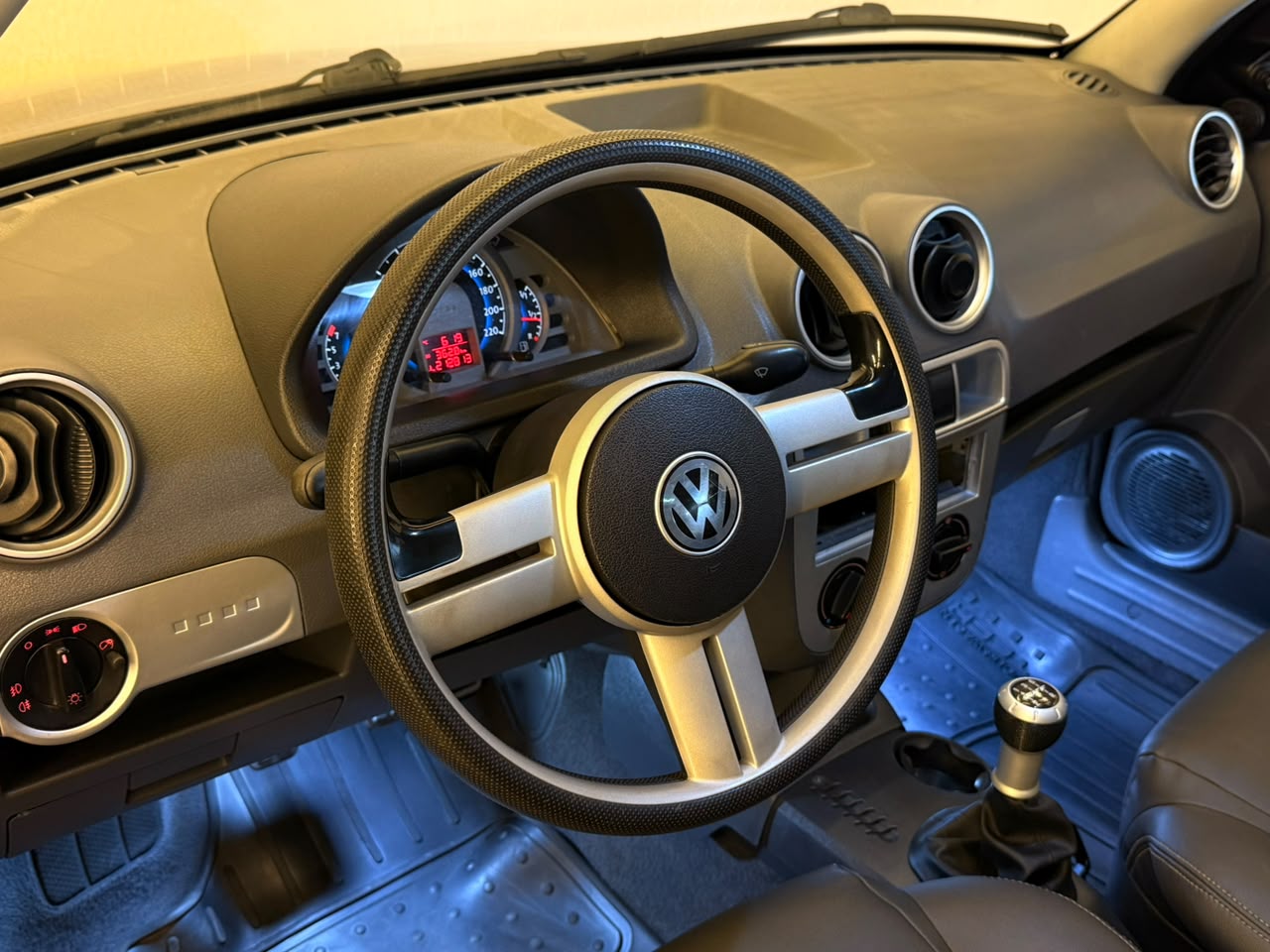 VOLKSWAGEN SAVEIRO