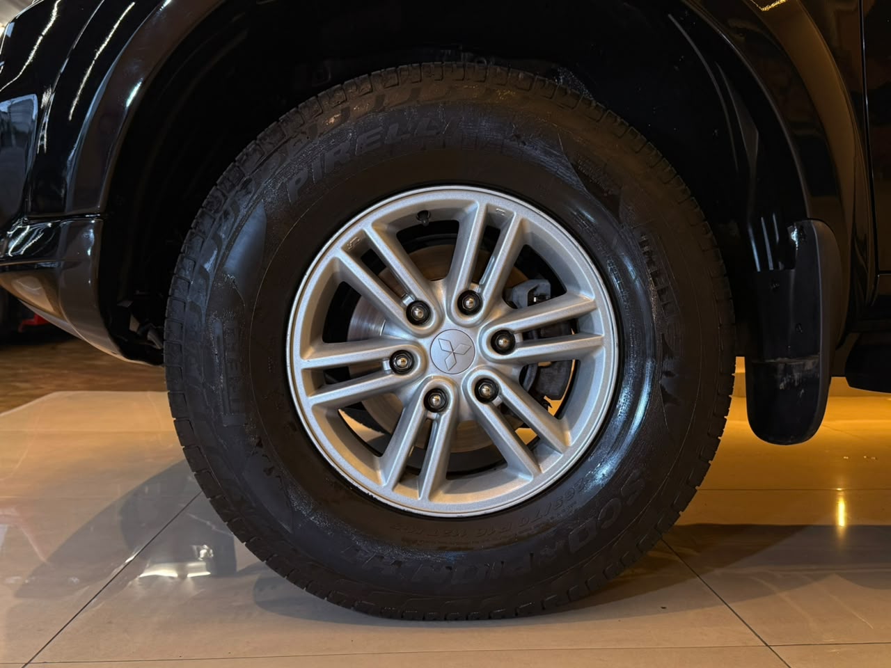 MITSUBISHI L200 TRITON