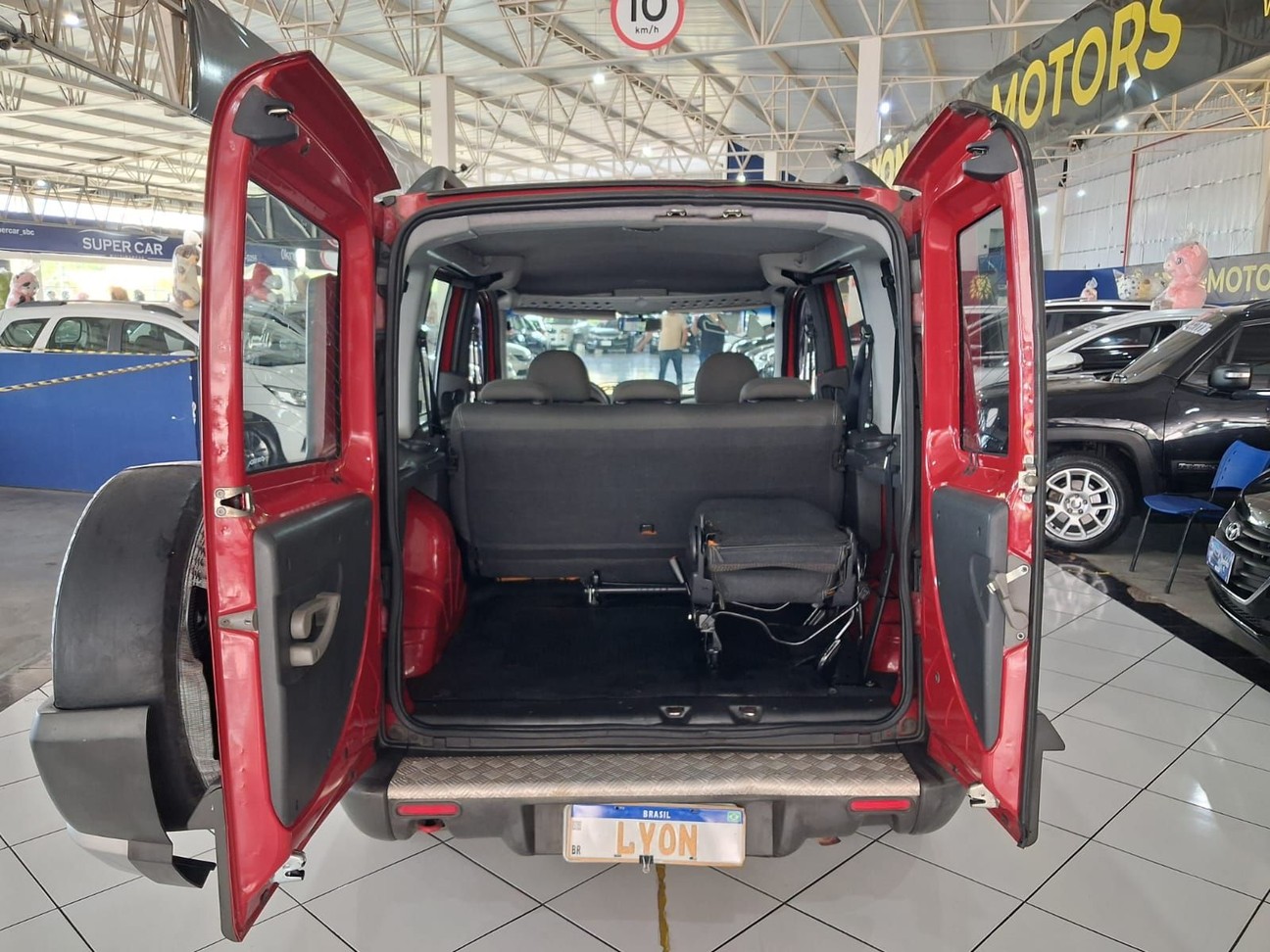 FIAT DOBLO 1.8 MPI ADVENTURE LOCKER 8V