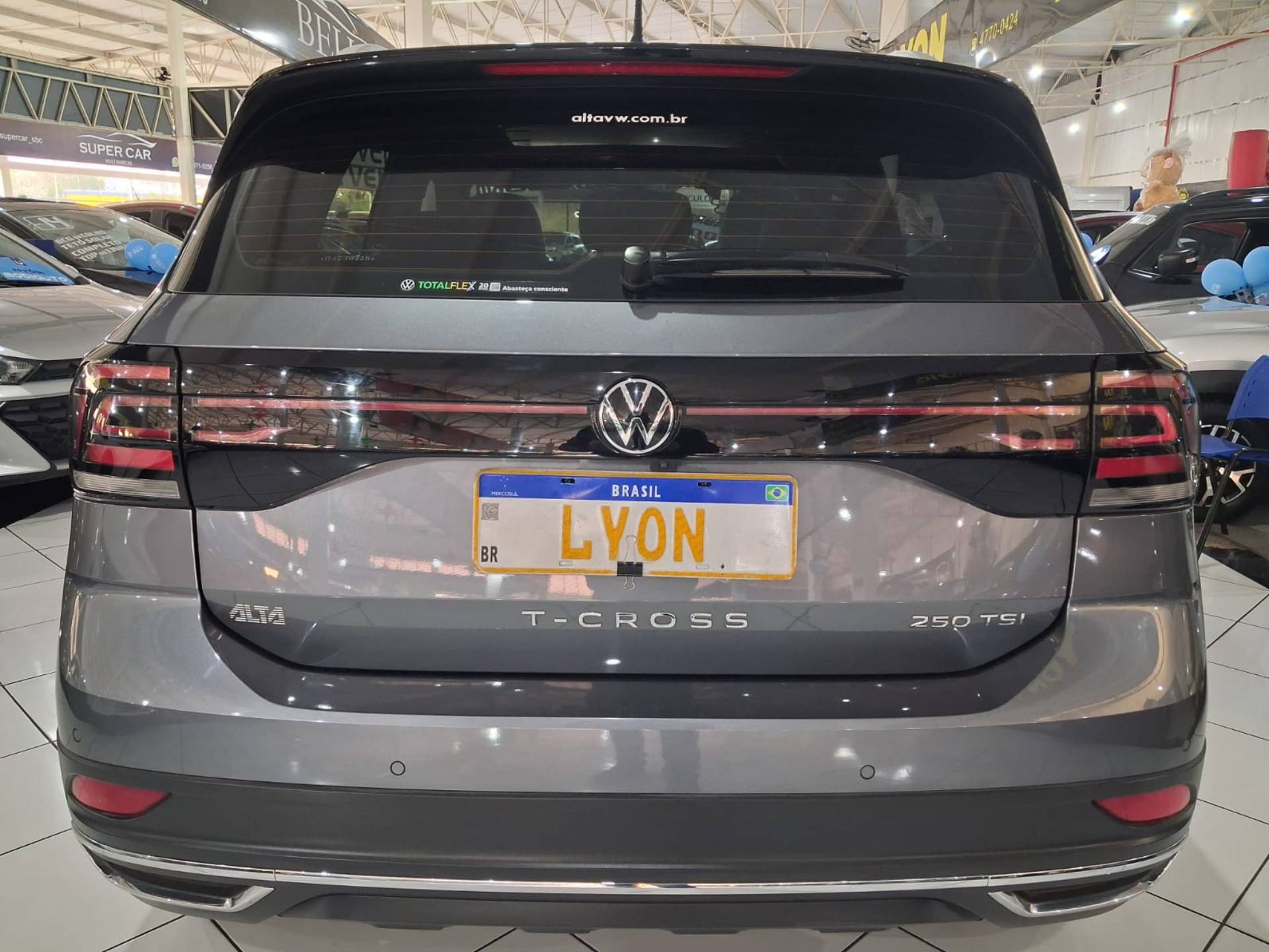 VOLKSWAGEN T-CROSS