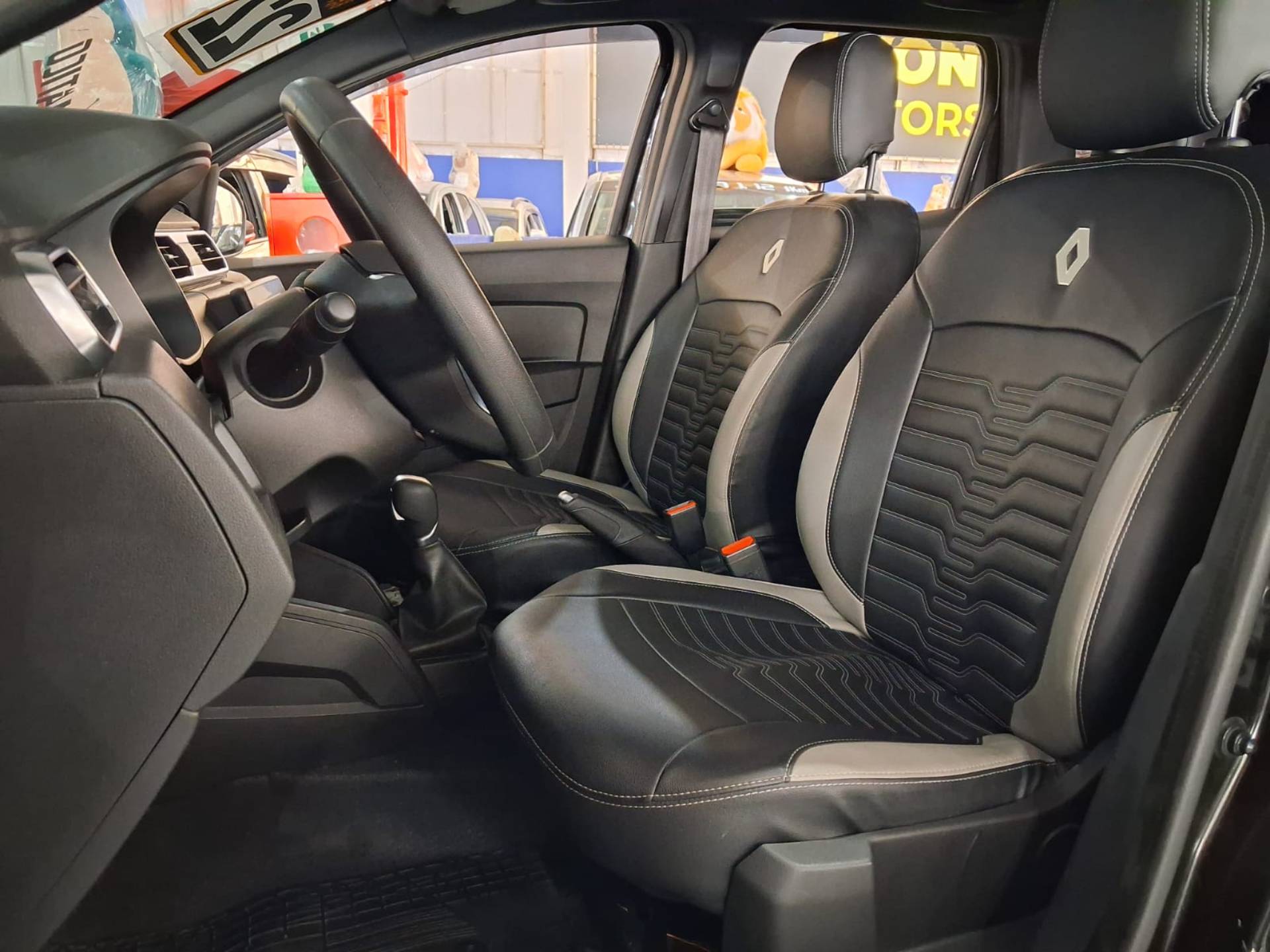 RENAULT DUSTER
