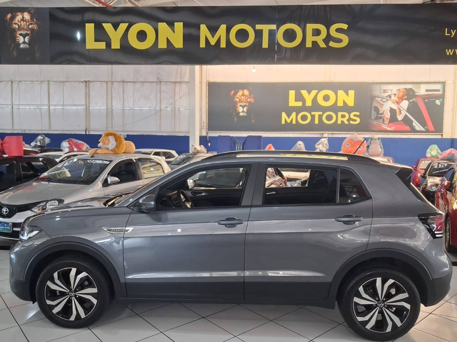 VOLKSWAGEN T-CROSS