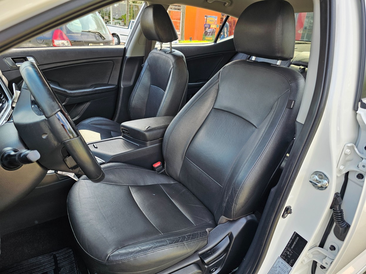 Car Image 9