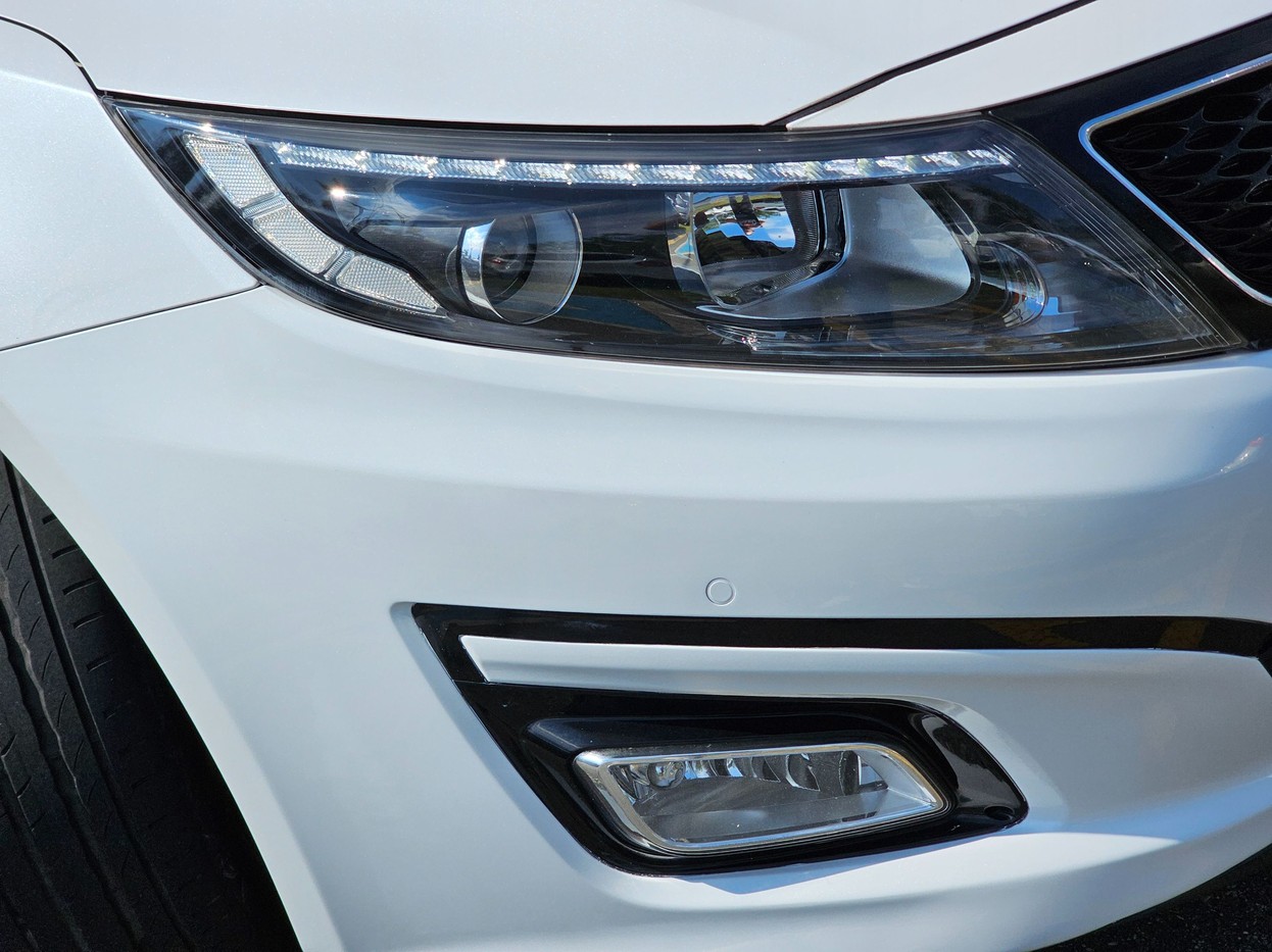 Car Image 16