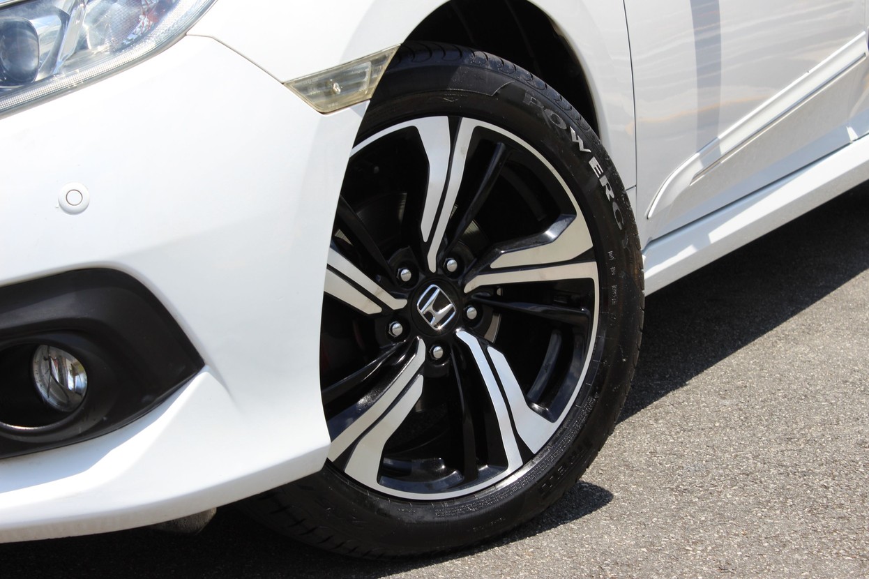Car Image 18