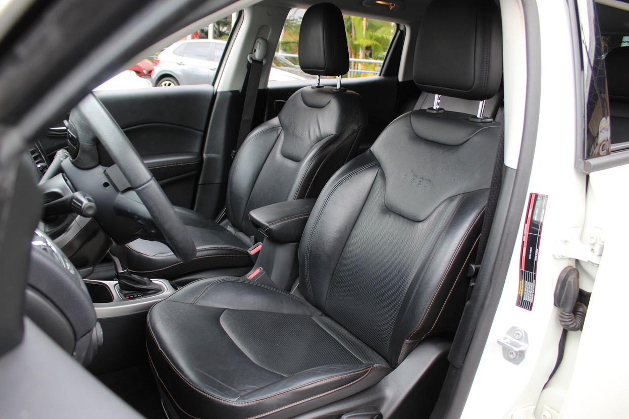 Car Image 9