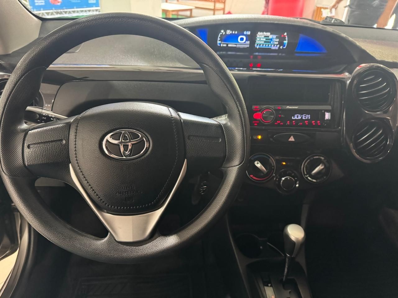 Car Image 9