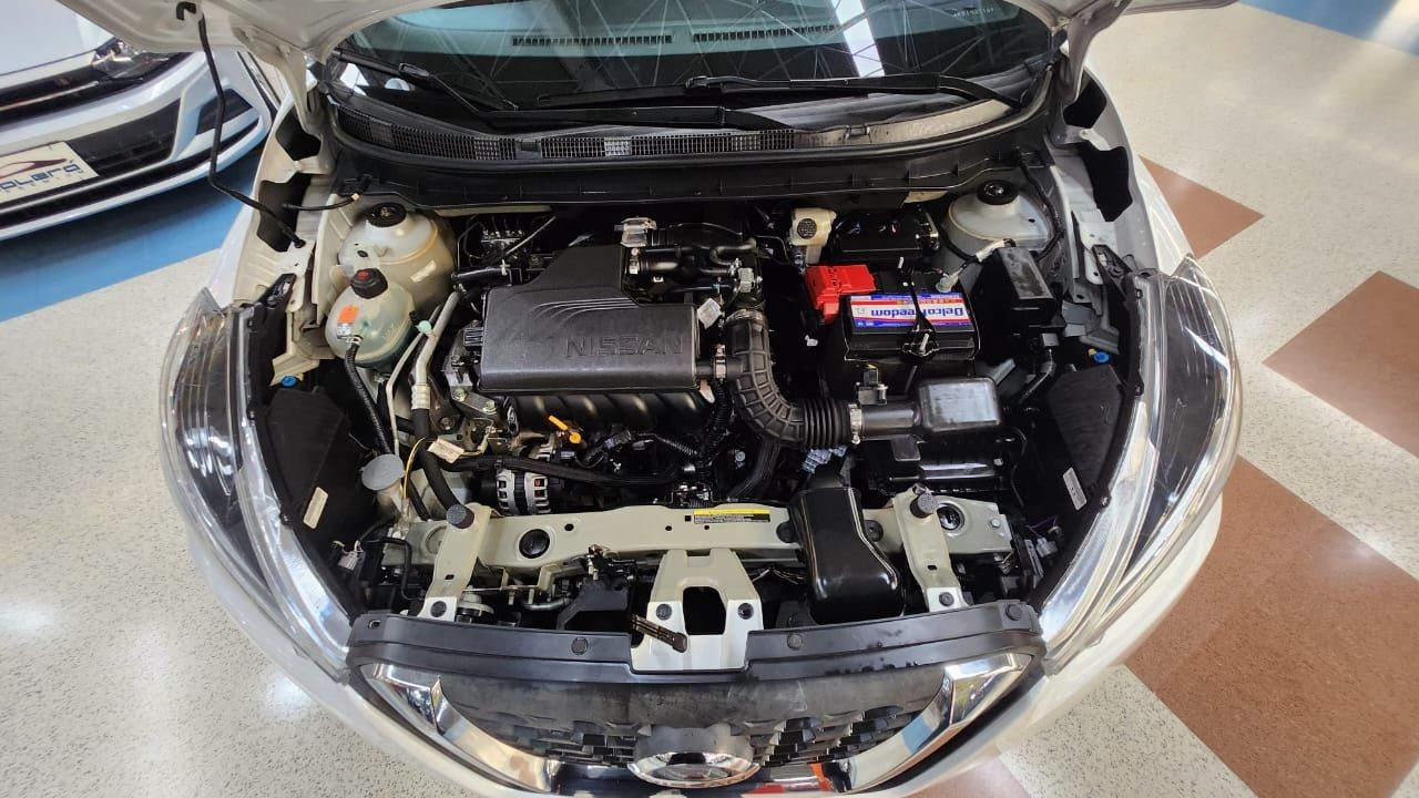 Car Image 10