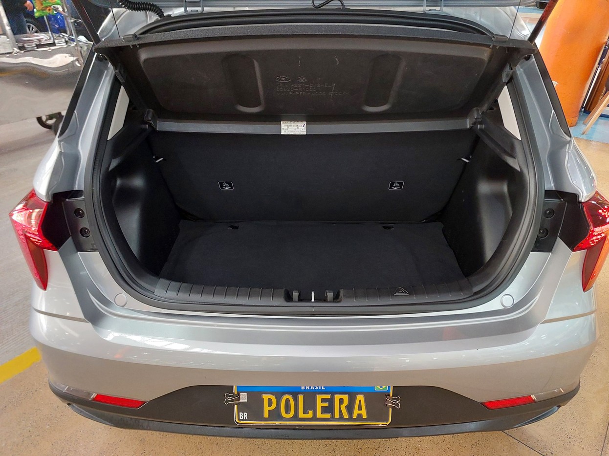 Car Image 16