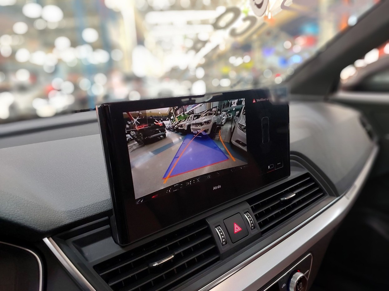 Car Image 11