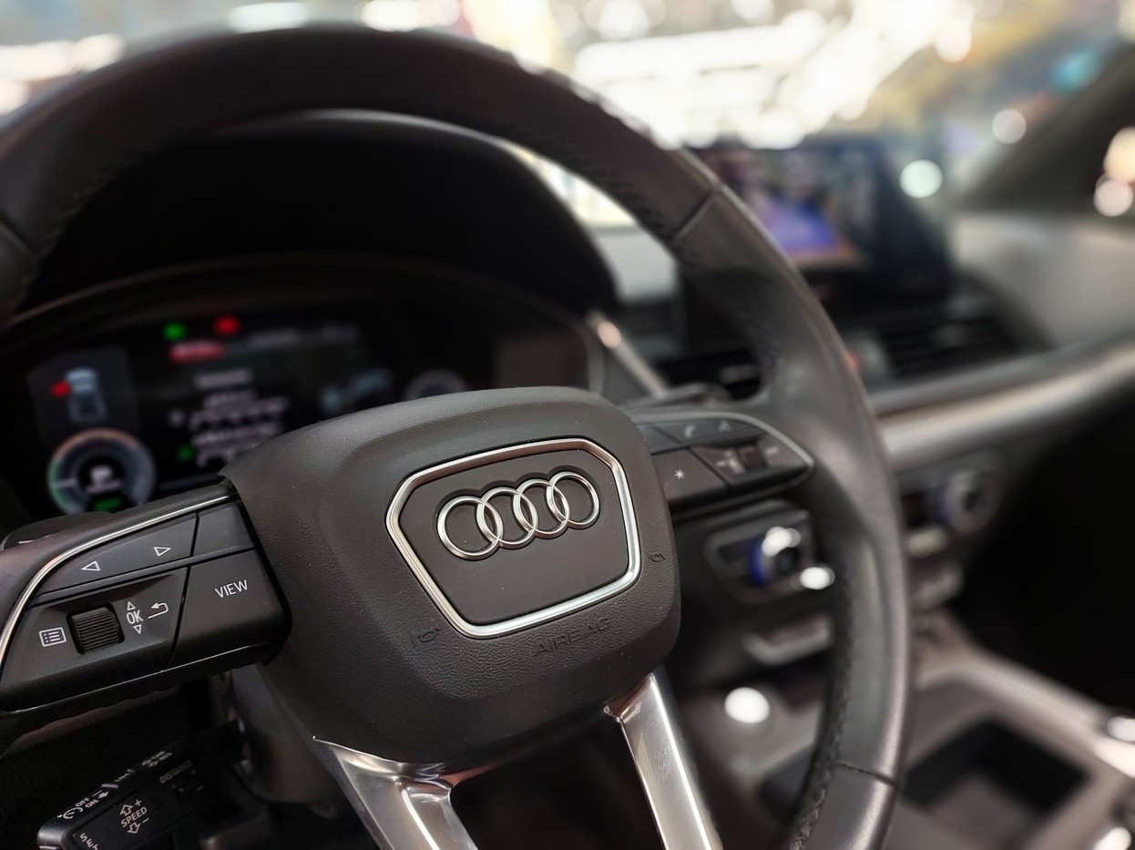 Car Image 8