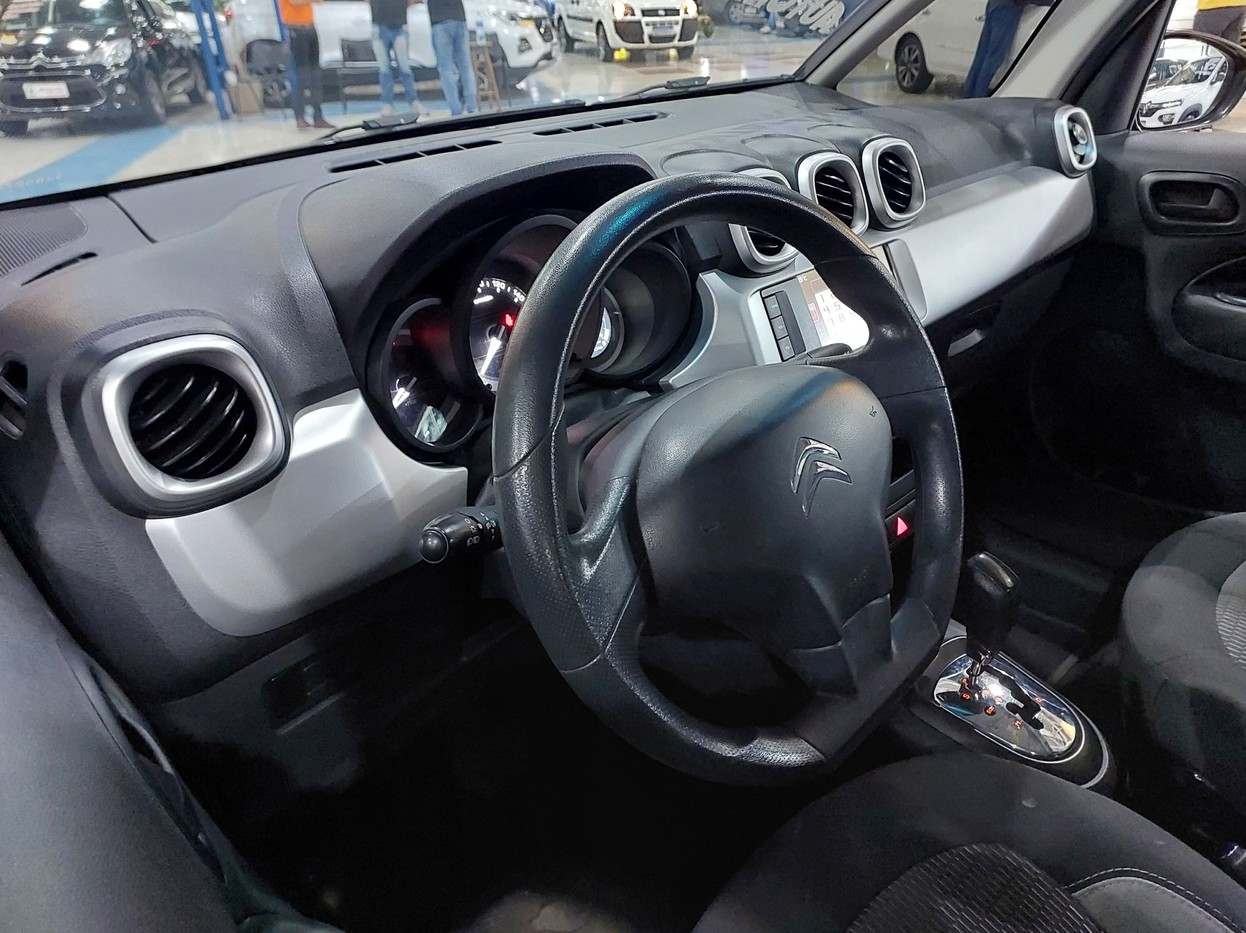 Car Image 7