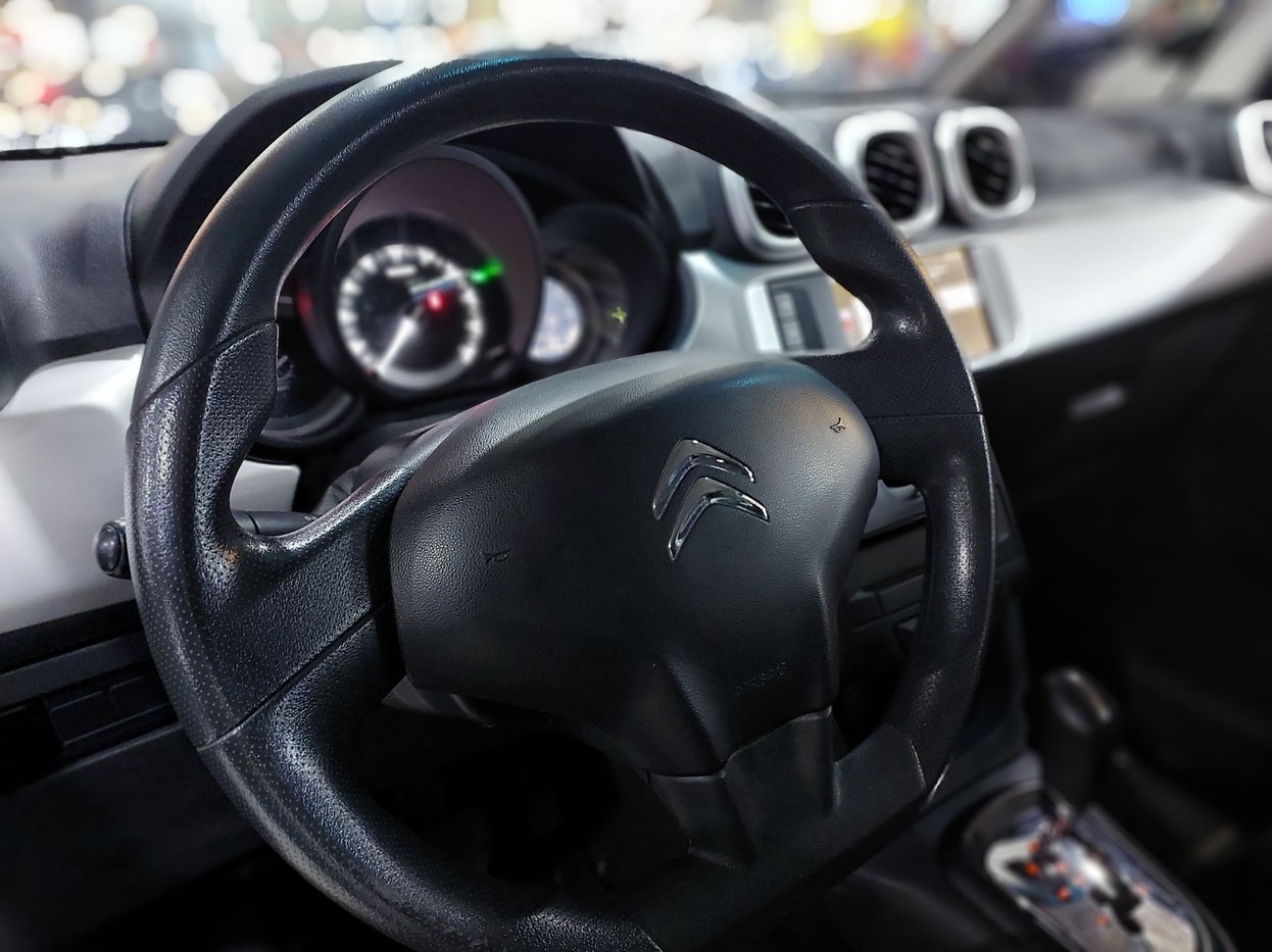 Car Image 8