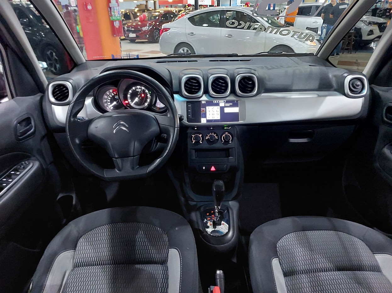 Car Image 12