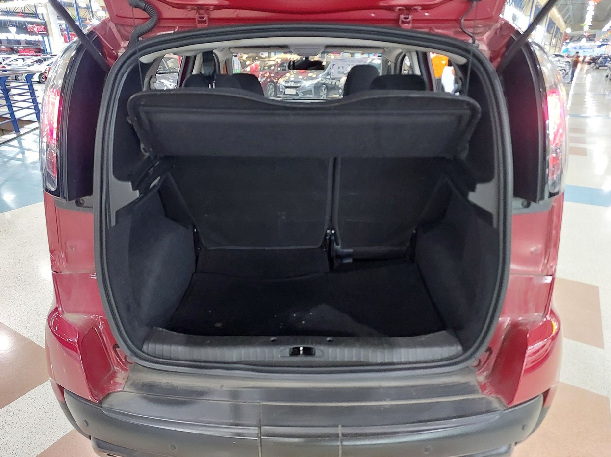 Car Image 16