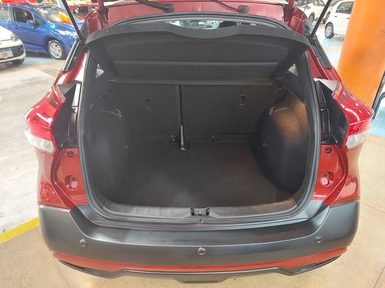 Car Image 16