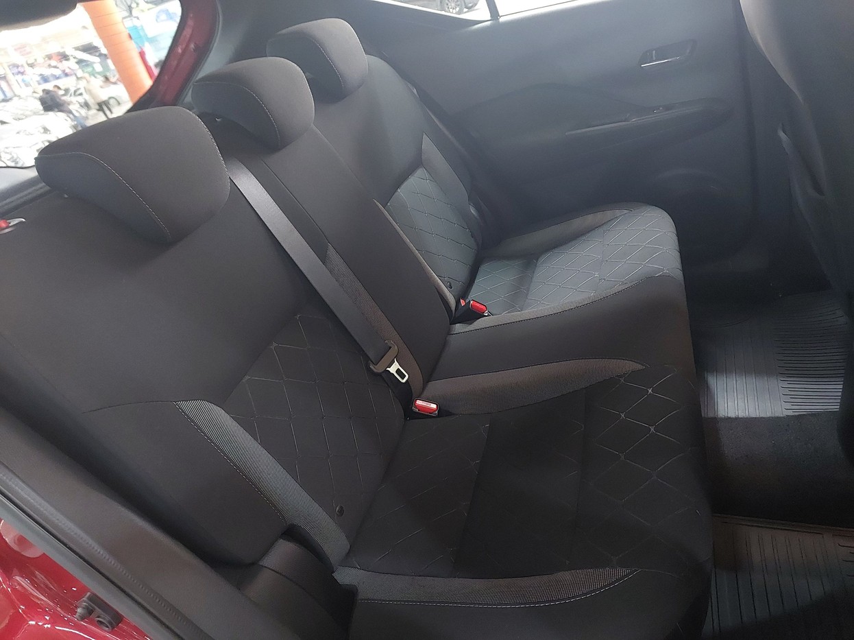 Car Image 14