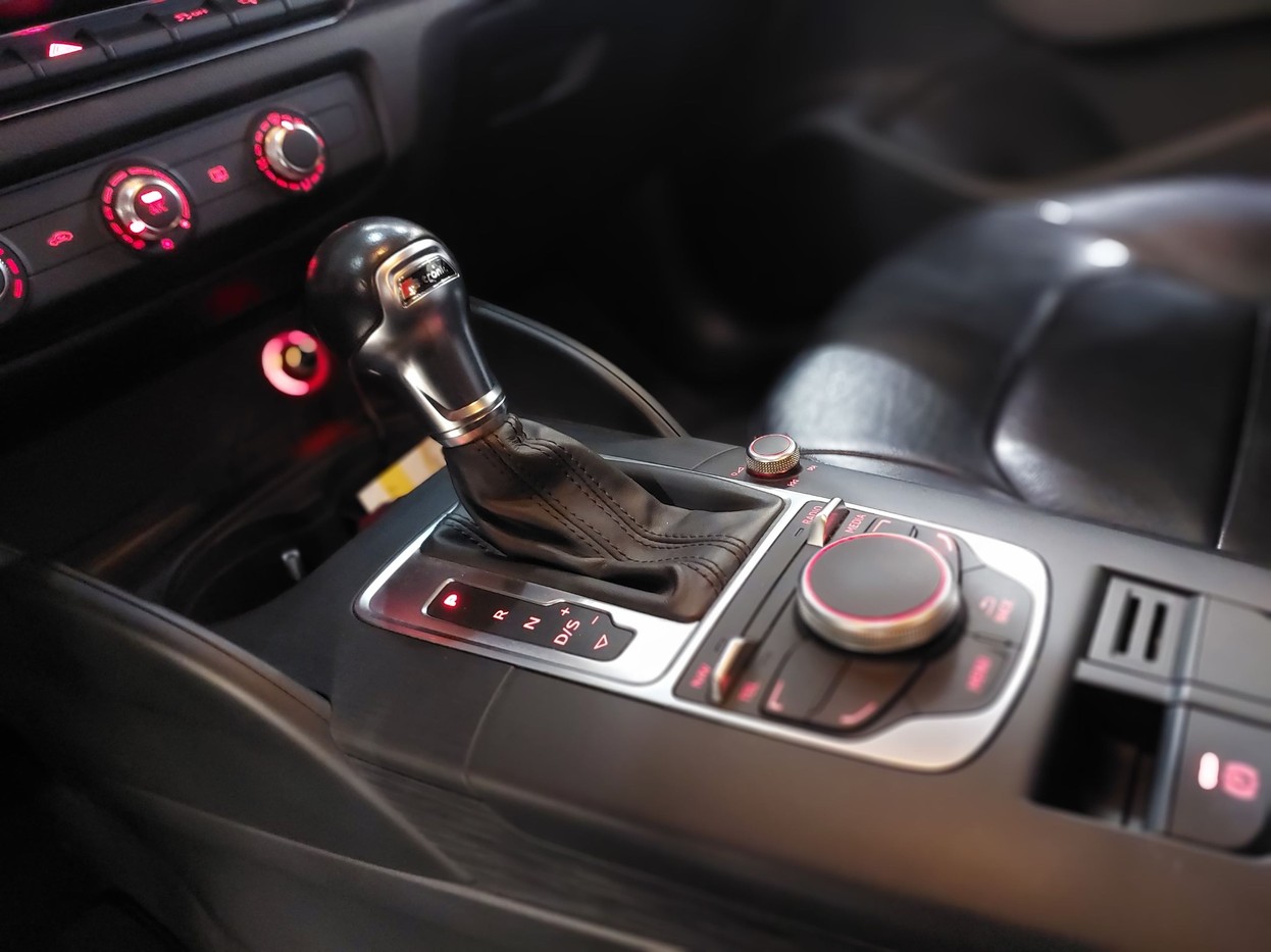 Car Image 12
