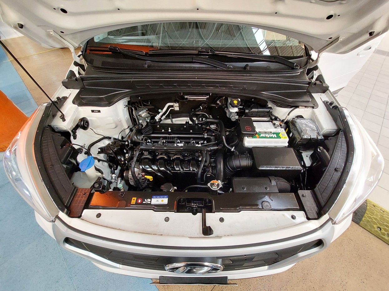 Car Image 17