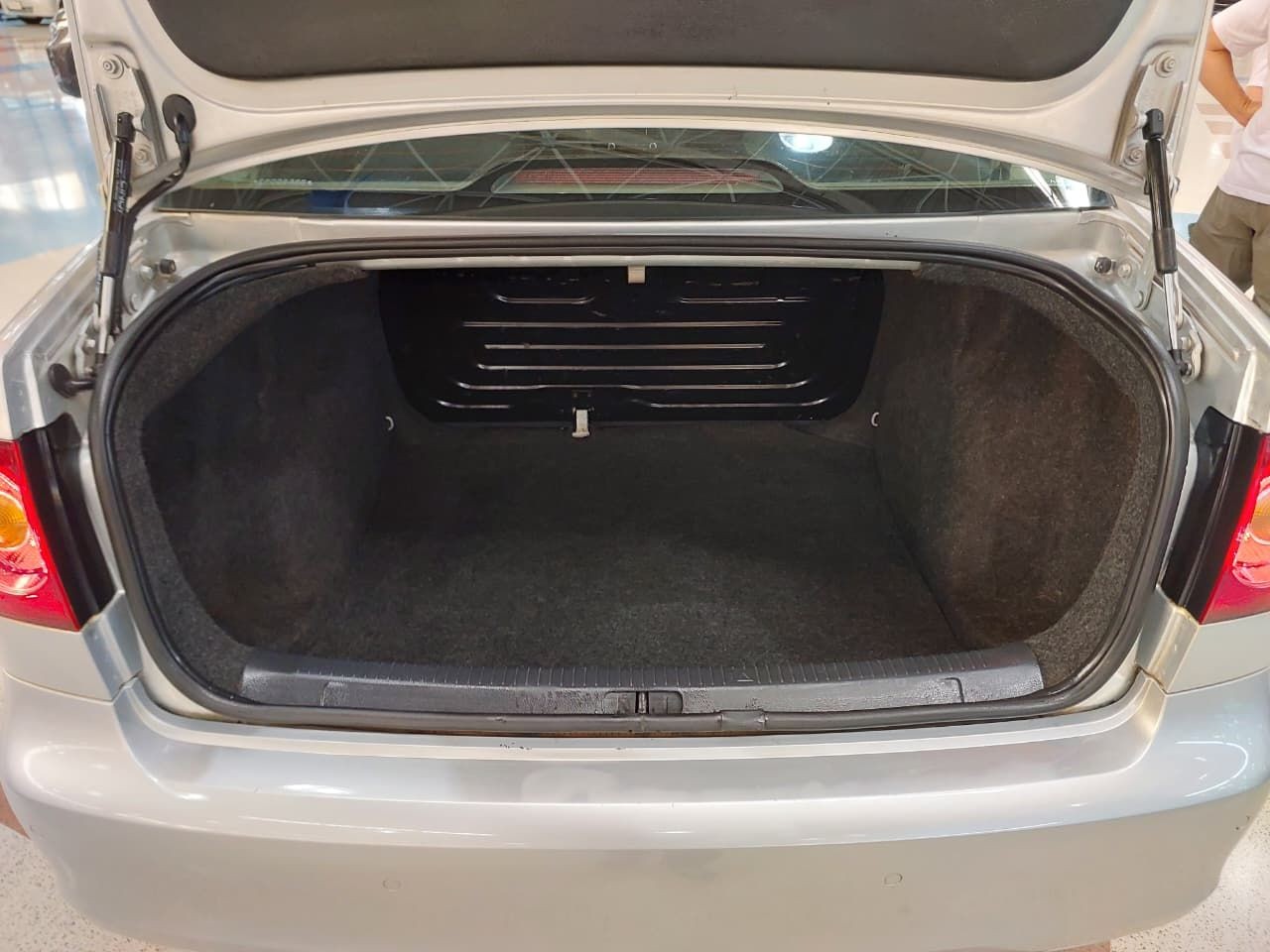 VOLKSWAGEN POLO SEDAN 1.6 MI 8V 2014